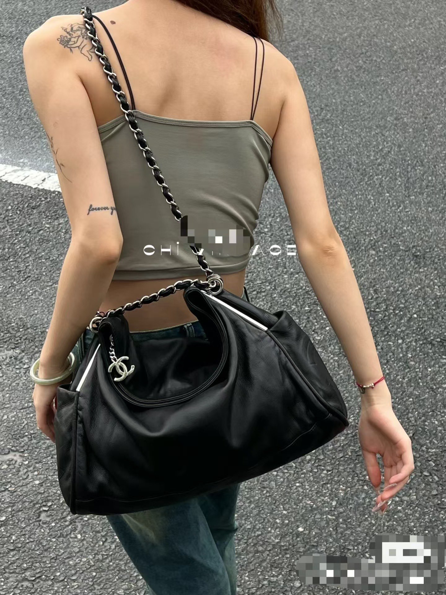 wear it as an underarm bag - Bag 5
