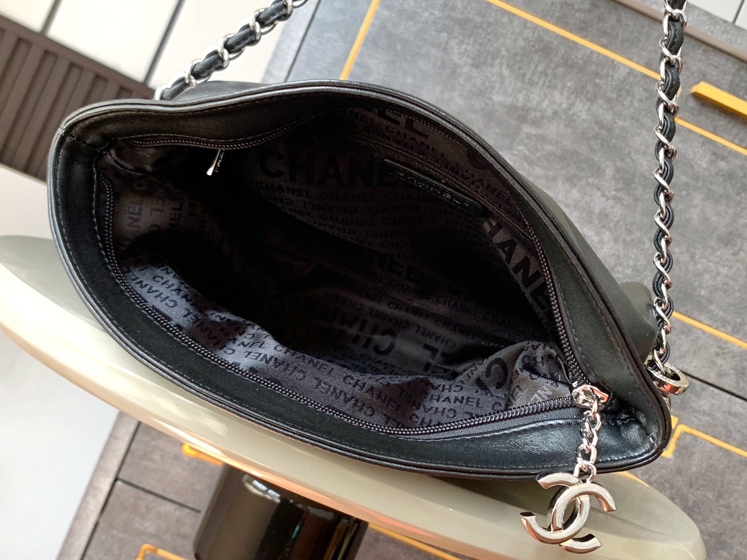 bound to become a new favorite for Chanel lovers - Bag 8