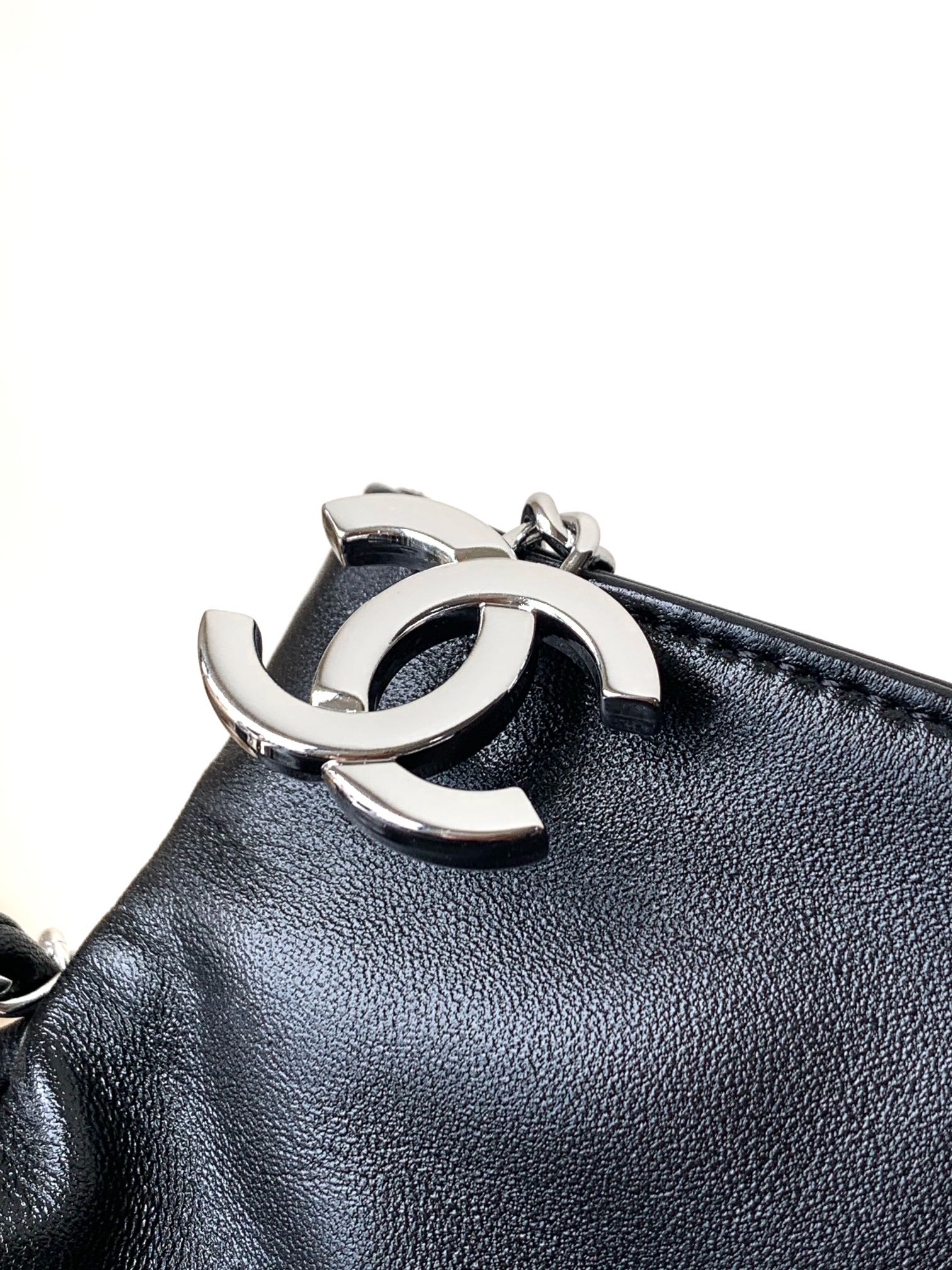 bound to become a new favorite for Chanel lovers - Bag 5