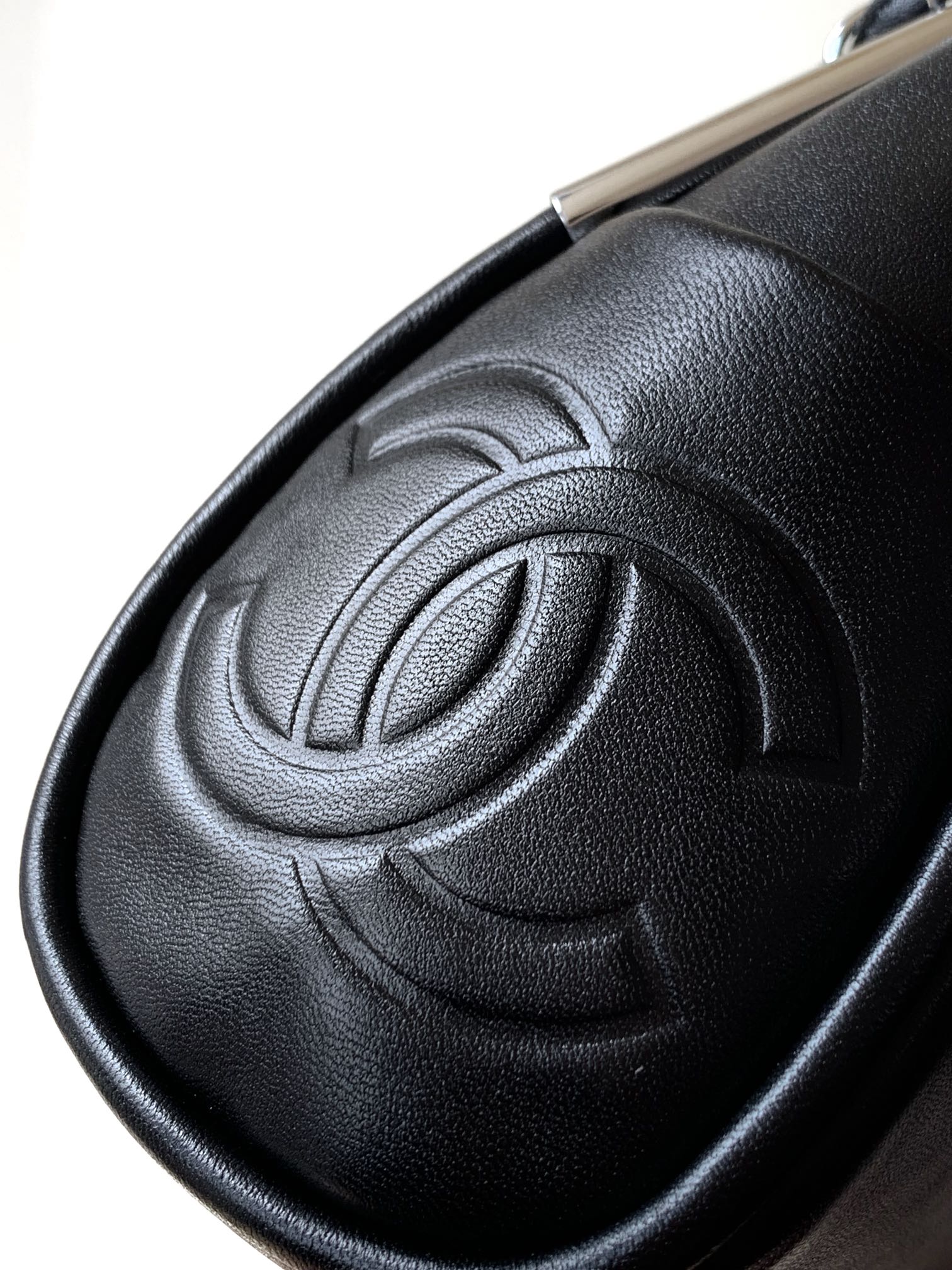 bound to become a new favorite for Chanel lovers - Bag 7