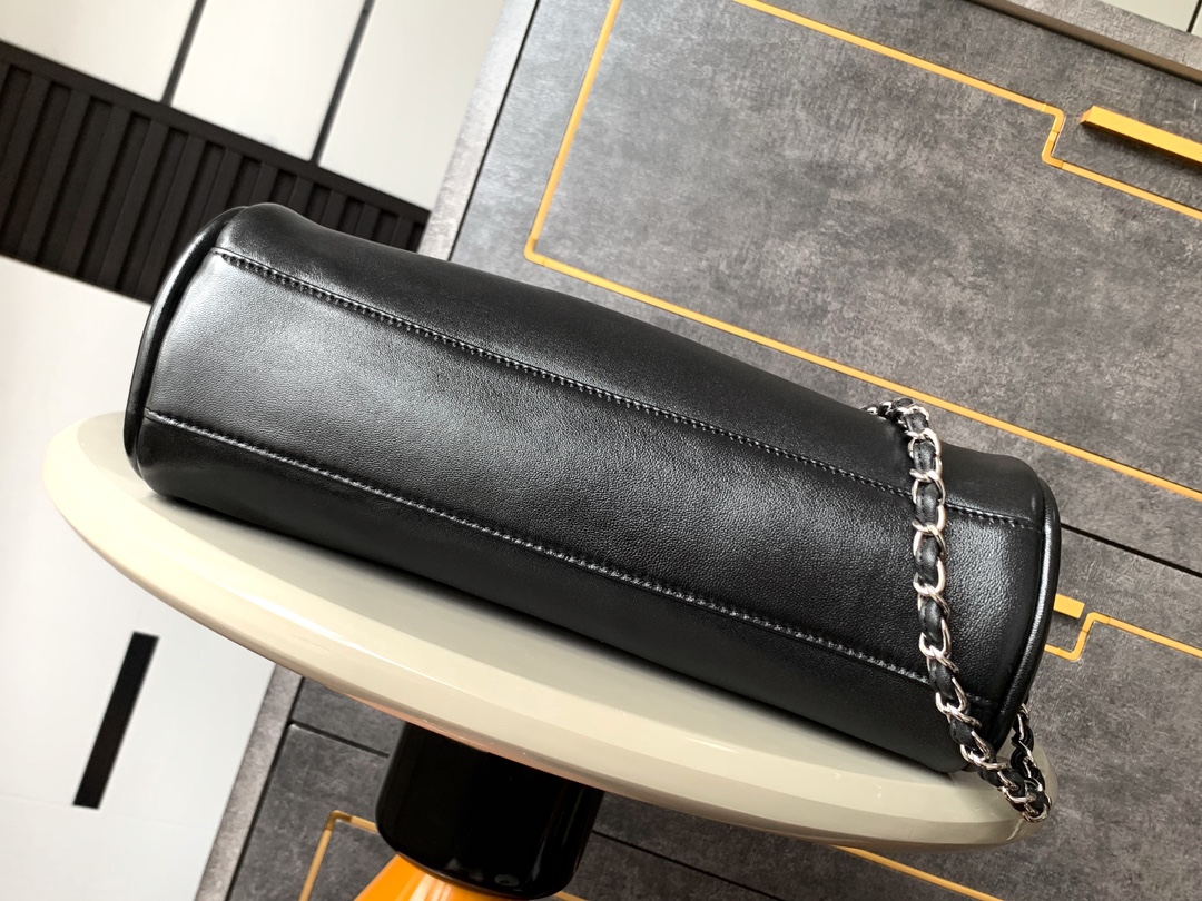 bound to become a new favorite for Chanel lovers - Bag 4