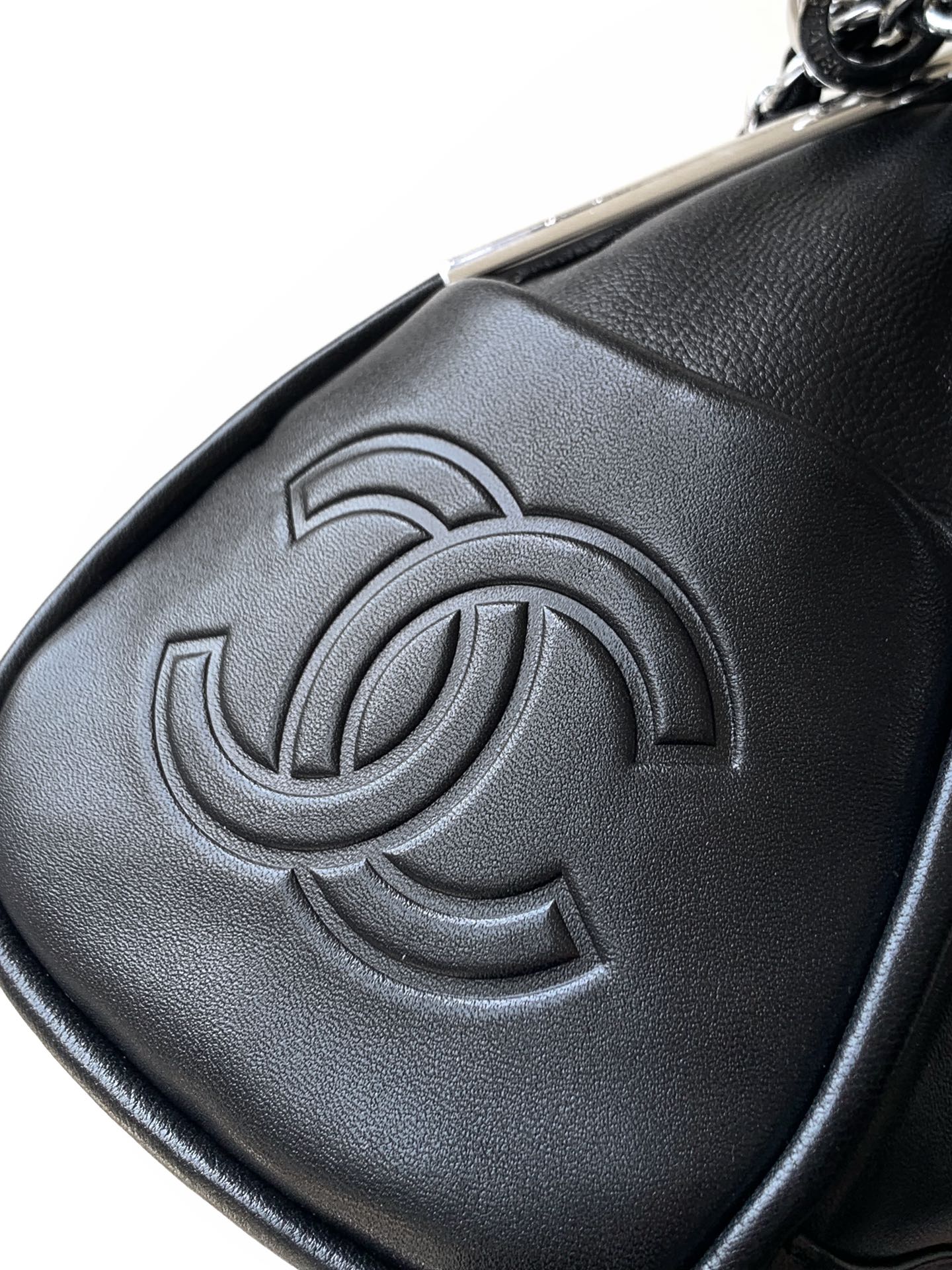 destined to become a new favorite among CHANEL lovers - Bag 7