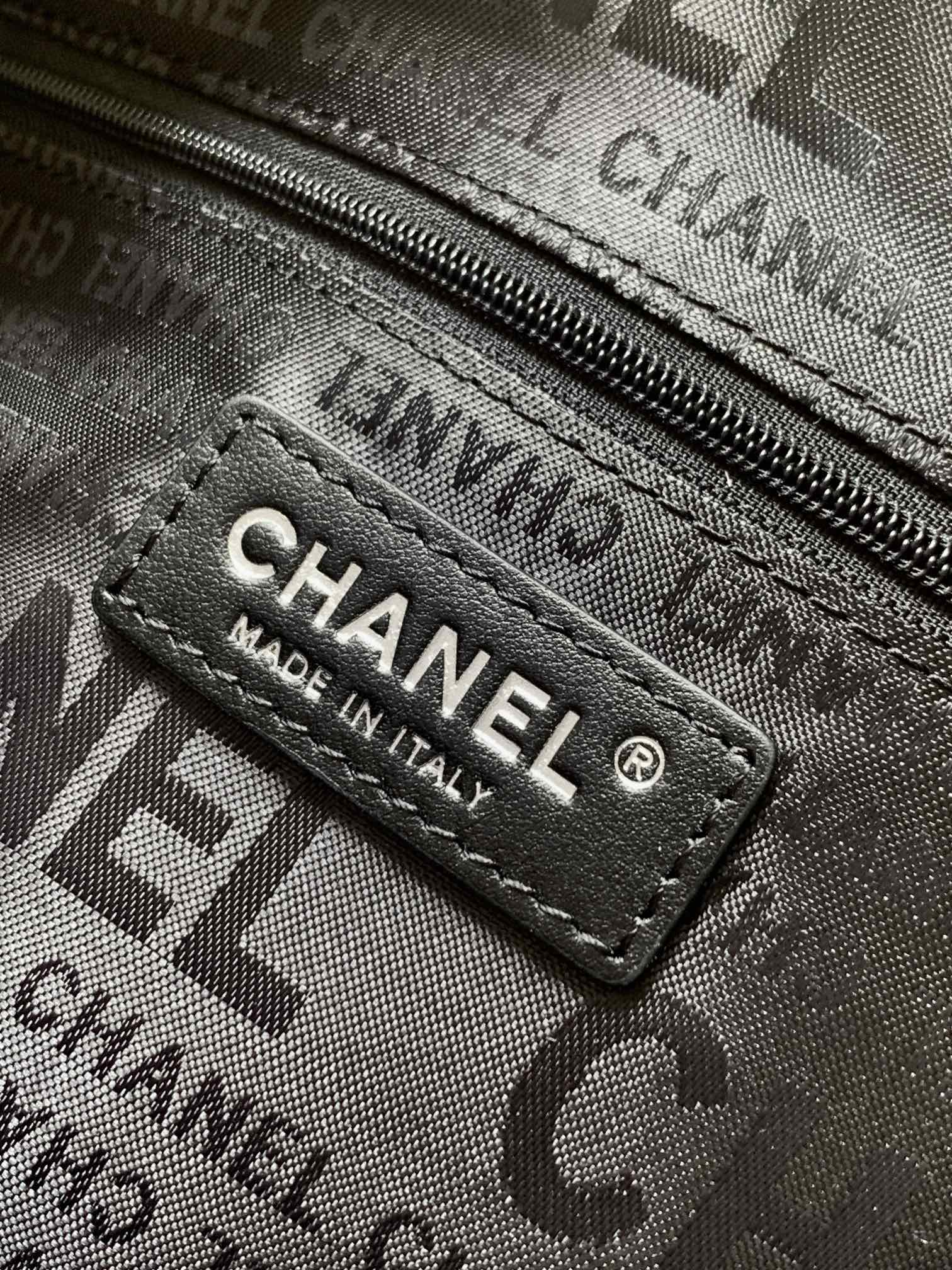 destined to become a new favorite among CHANEL lovers - Bag 9