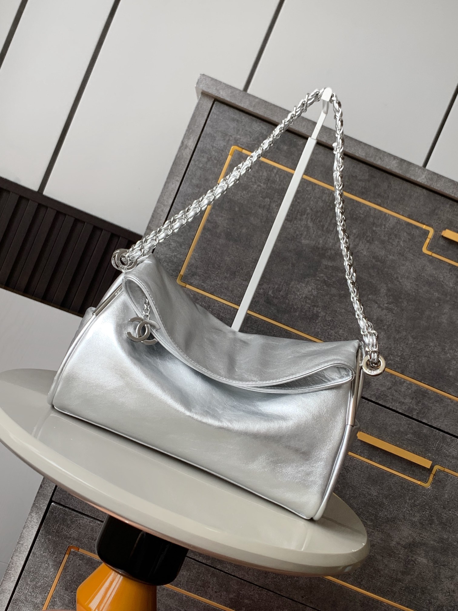this bag seamlessly adapts to any occasion - Bag