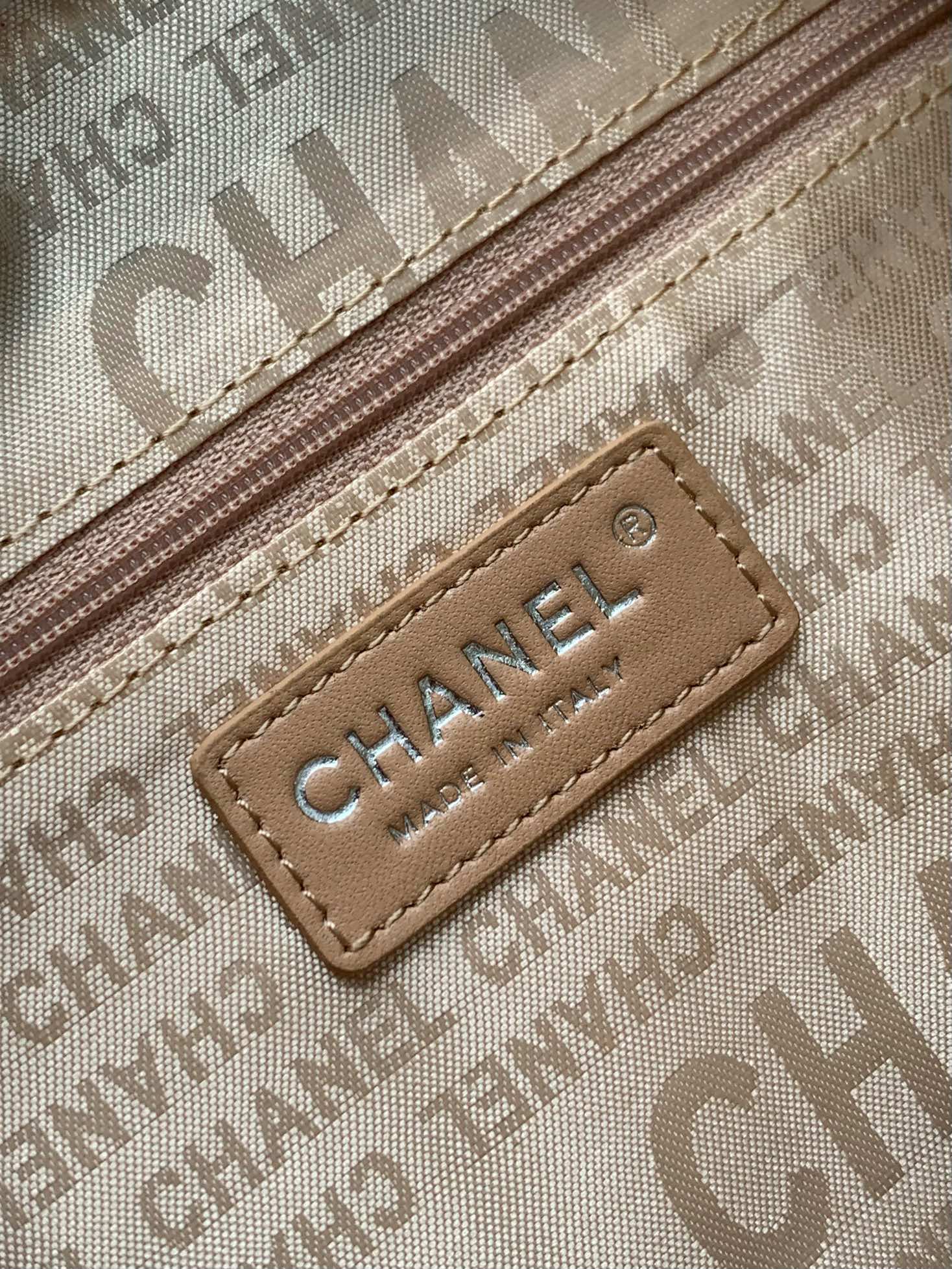 this bag seamlessly adapts to any occasion - Bag 9