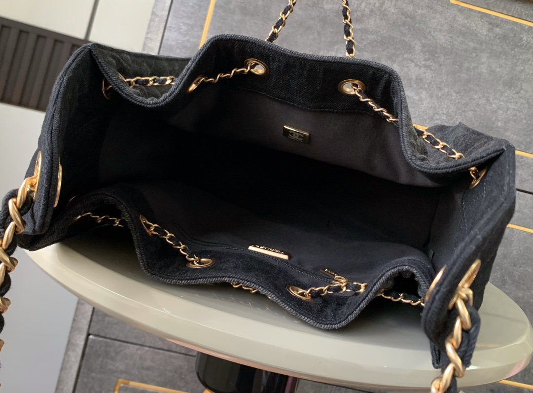 Chanel Luxury Designer Handbag Shoulder Crossbody Bag crafted in premium 8