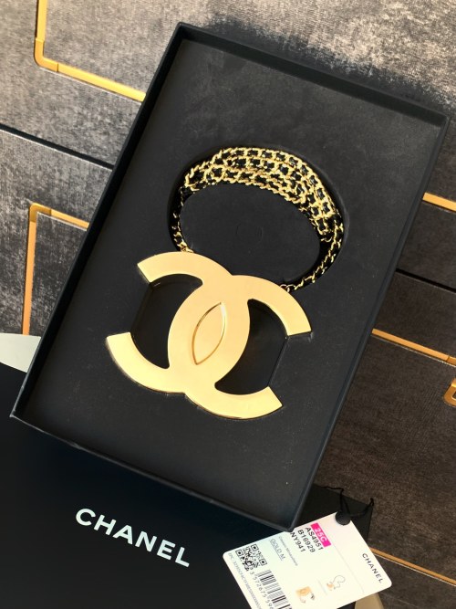 Chanel 25C Early Spring Mirror Bag - Gold Hardware, Logo Statement Piece 1 Chanel 25C Early Spring Mirror Bag - Gold Hardware, Logo Statement Piece