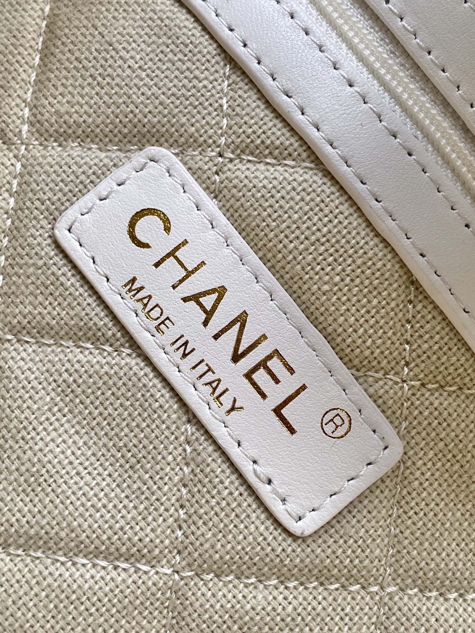 Chanel Luxury Designer Handbag Shoulder Crossbody Bag crafted in premium 9