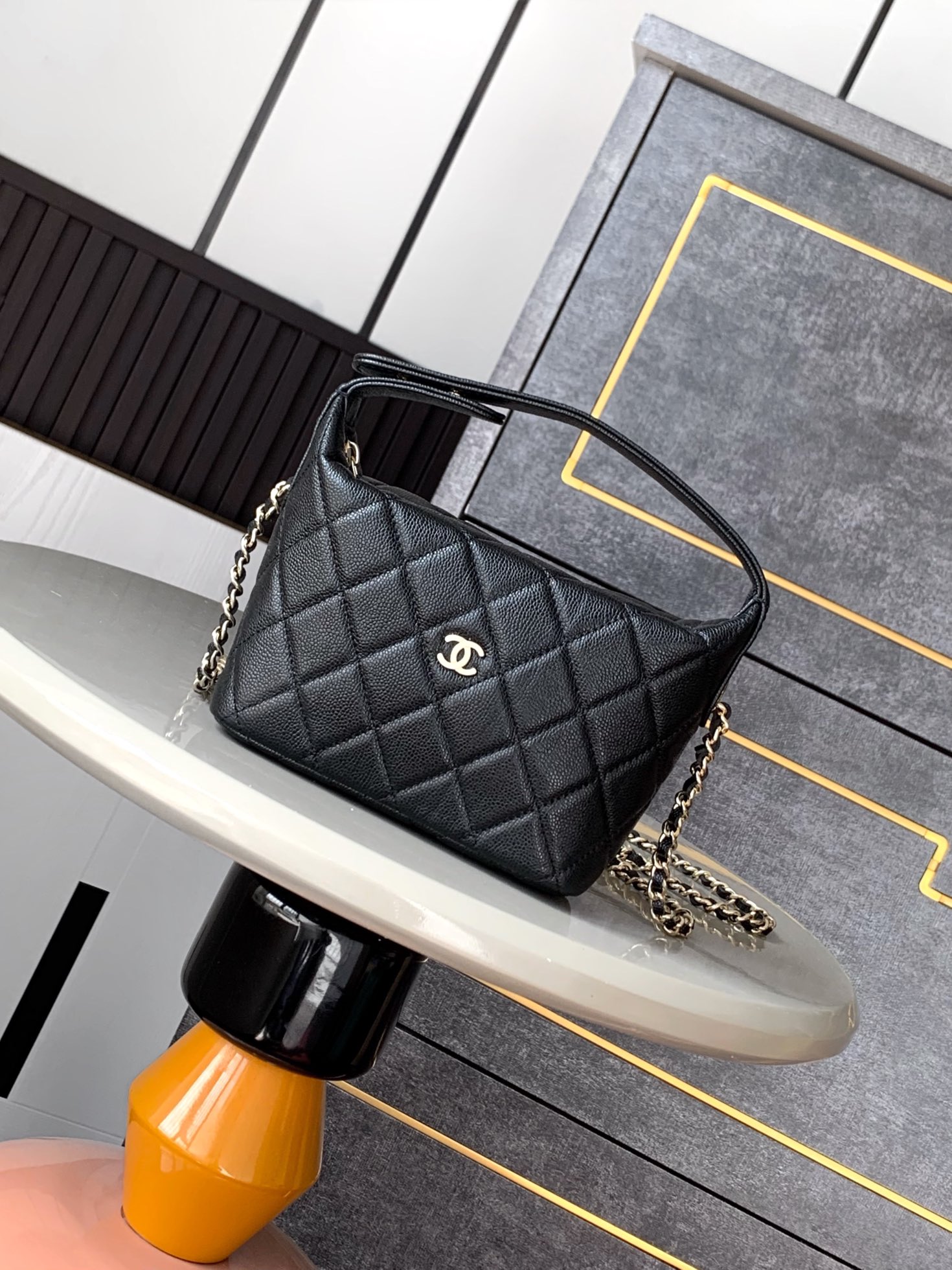 "Productos de exportación" OHANEL🚩🚩🚩La lonchera pequeña hobo 25C vale absolutamente la pena. ¡El precio esta tempora…