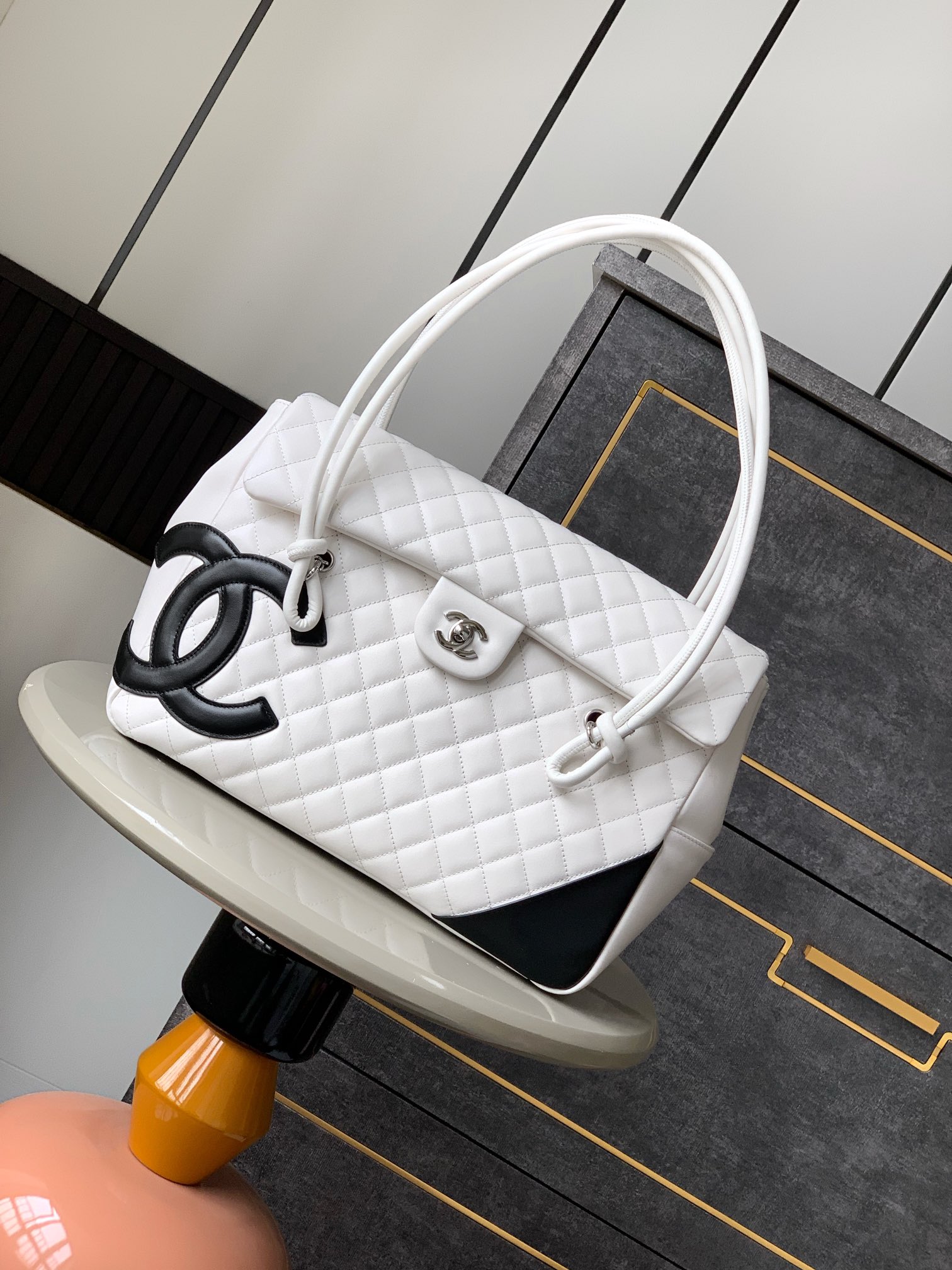 Bolso ✈️ del aeropuerto "Leche 🥛 Blanco con negro" 🌟🌟🌟OHANEL🚩🚩🚩 Bolso del aeropuerto Kangpeng Panda blanco y neg…