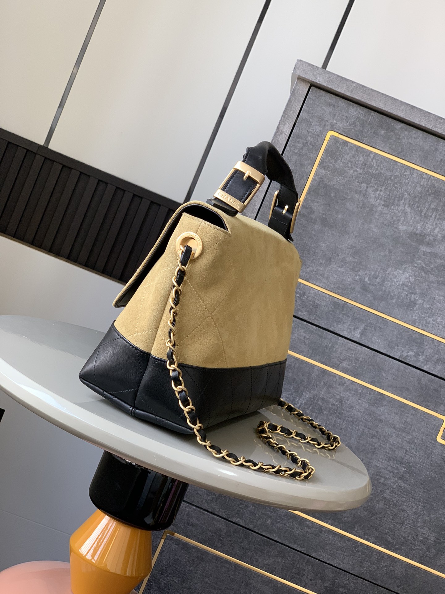 [Chanel Women