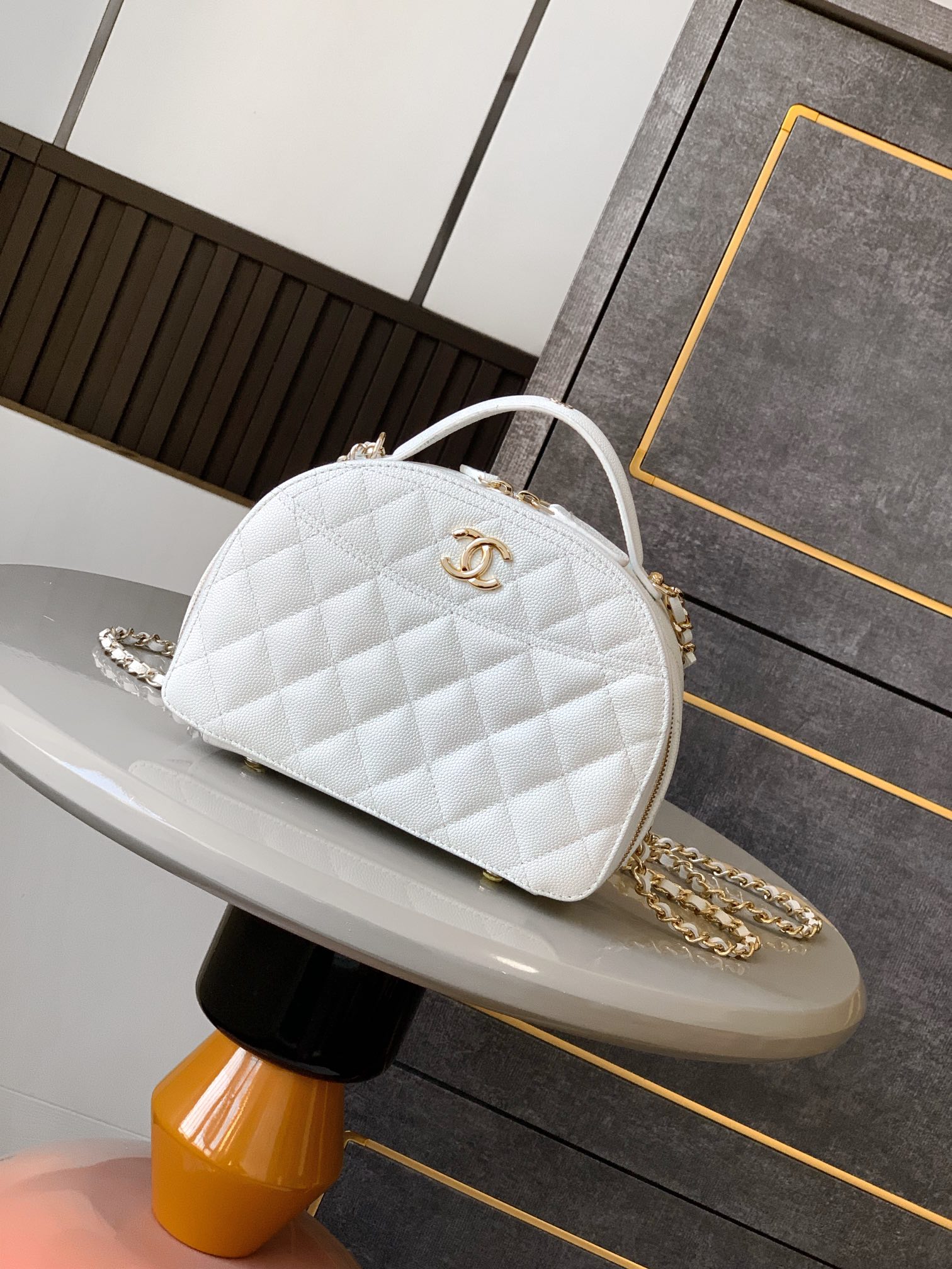 OHANEL🚩🚩🚩25C🏳️🏳️🏳️Blanco Leche🧨🧨🧨Box Bag💼Nuevo modelo ¡NUEVO! ¡Esta bolsa de bola de bolos🎳! Material de pie…