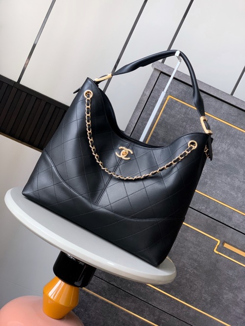 Elegant Quilted Shopping Bag with Chain Accent and Dual Handles Tote Bag 1 Elegant Quilted Shopping Bag with Chain Accent and Dual Handles Tote Bag