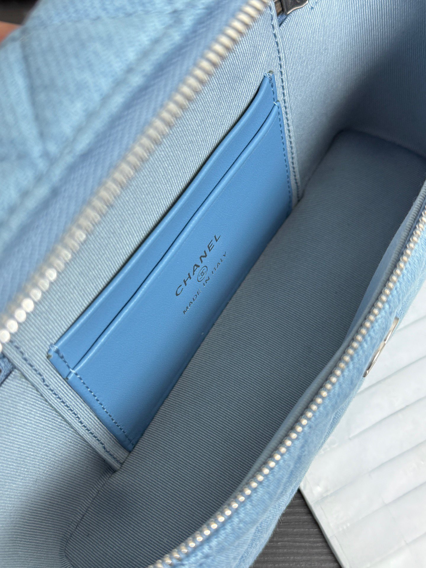Chanel 25C LP Vanity Case, Light Blue Denim, Detachable Chain, Fashionable 8 i1741426635 553 7