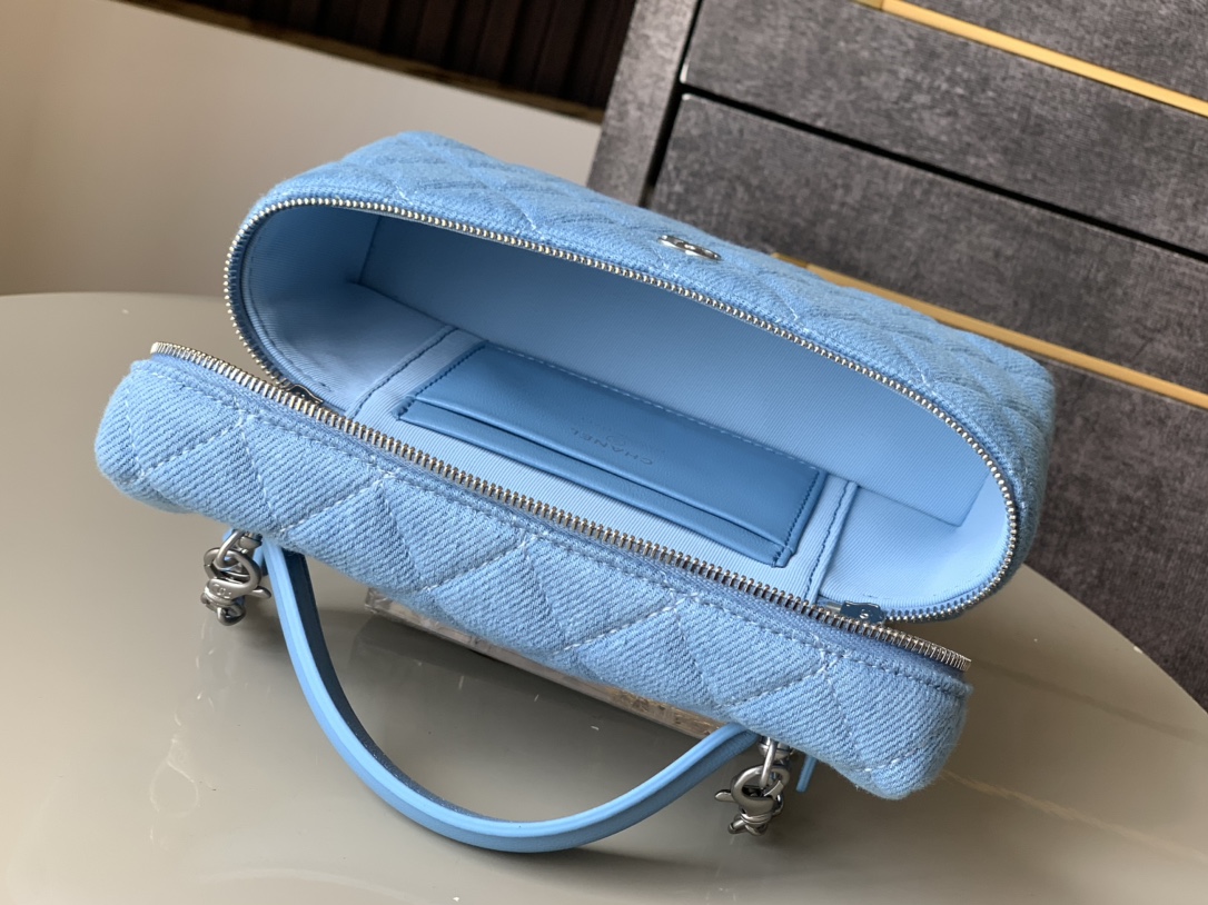 Chanel 25C LP Lunch Box Bag - Light Blue Denim, Detachable Chain 9 i1741768540 1062 8