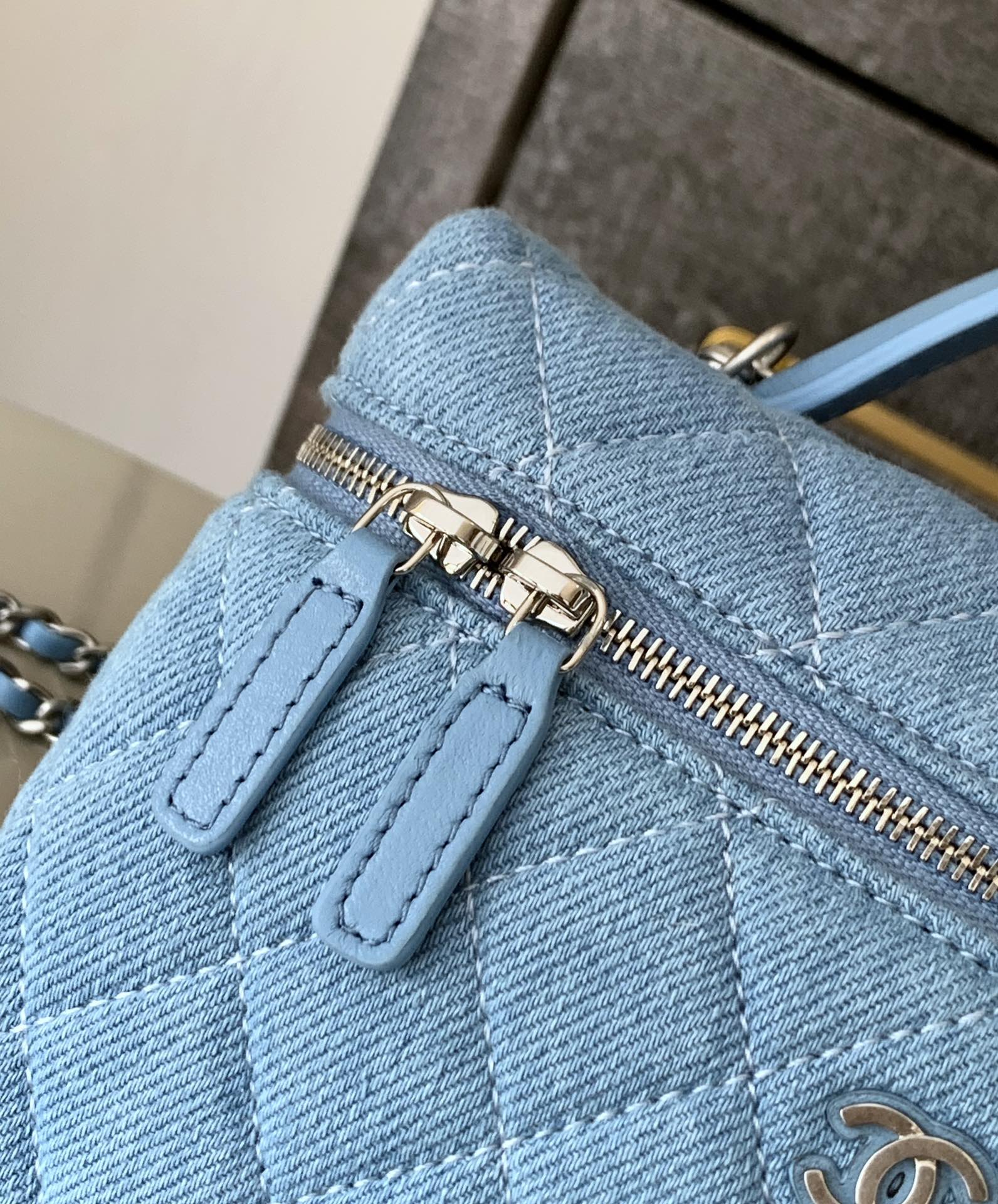 Chanel 25C LP Lunch Box Bag - Light Blue Denim, Detachable Chain 8 i1741768540 9984 7