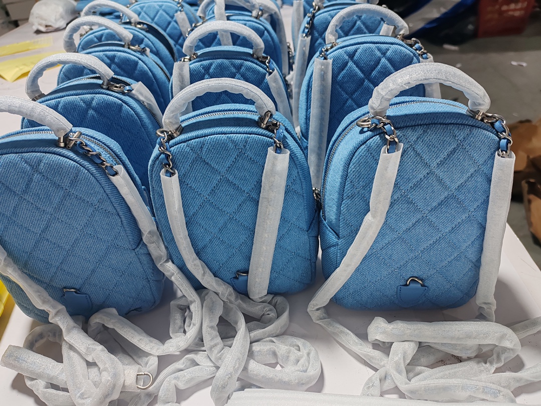 Chanel 25C Mini Denim Backpack, Chic and Versatile Handbag 4 i1742818043 4893 7