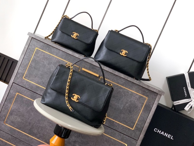 CHANEL 25S Black Gold Business Flap Bag, Retro Style for Modern Women 1 CHANEL 25S Black Gold Business Flap Bag, Retro Style for Modern Women
