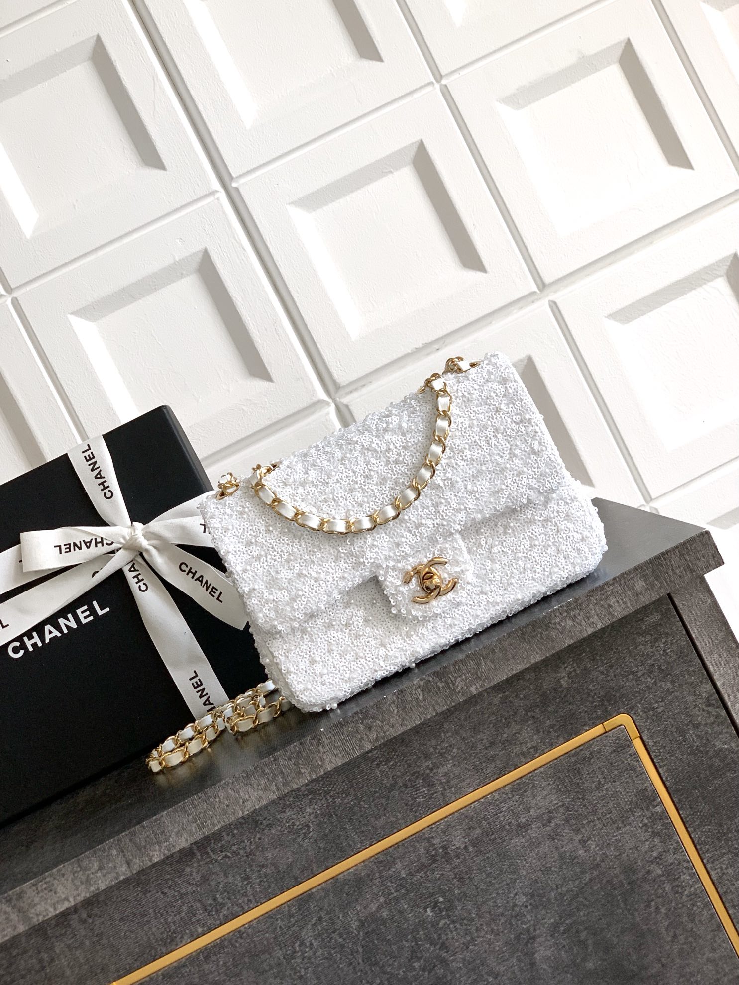 Elegant Chanel 25A White Sequin Flap Bag with Pearl and Gold Chain, 20cm