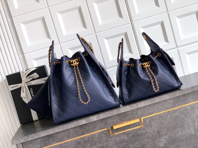CHANEL 25s Hobo Bag - Caviar Leather Drawstring Bucket Bag 1 CHANEL 25s Hobo Bag - Caviar Leather Drawstring Bucket Bag