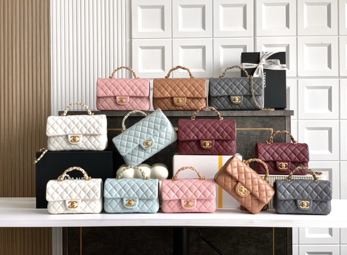Elegant Mini Flap Bag with Chain Handle, Classic Quilted Design