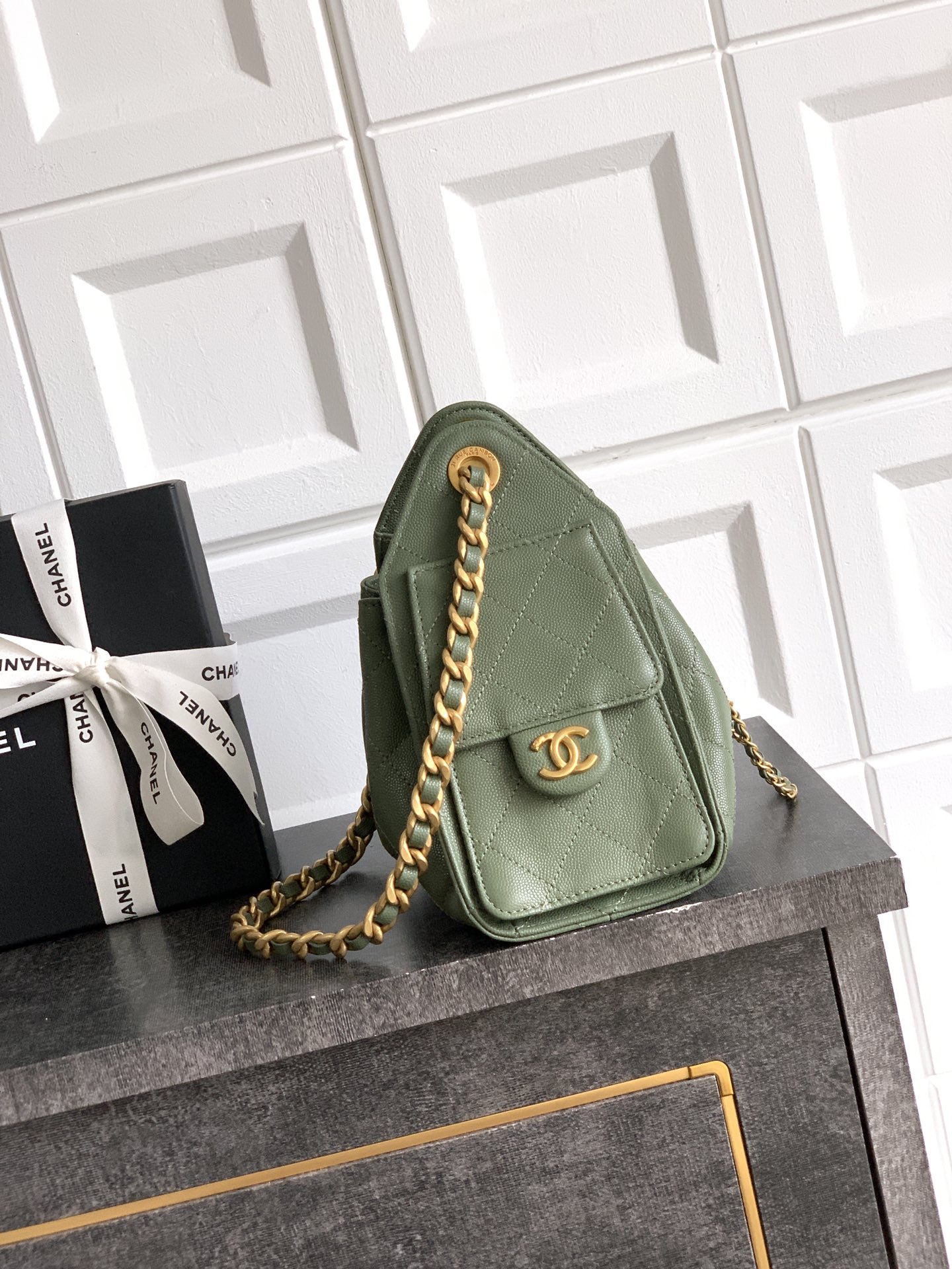 Chanel Style Green Leather Hobo Bag Lookbook Reference image 2