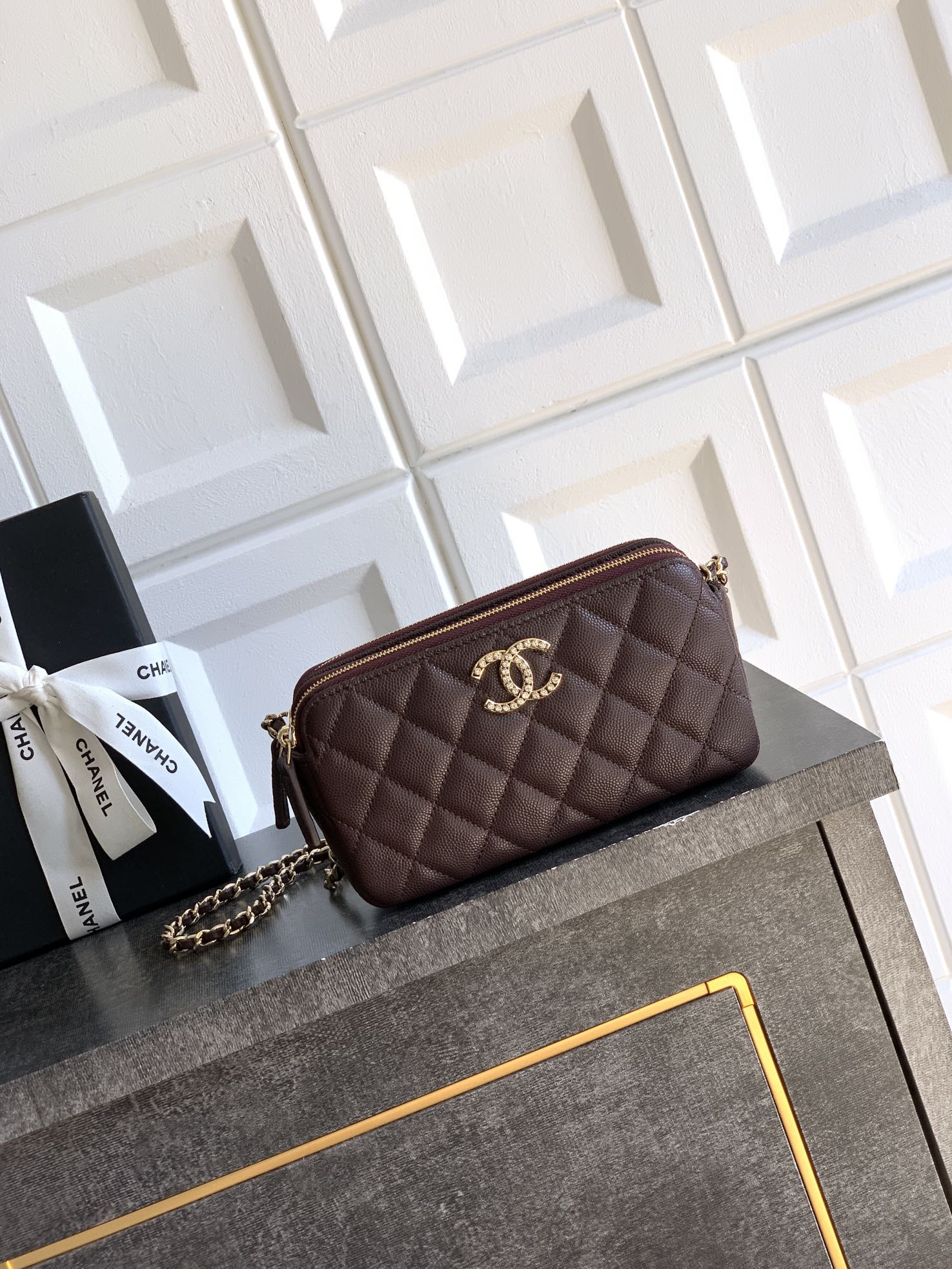 ¡Bolso con cadena de pedrería "Café☕️Marrón"! Muy práctico🔮🔮🔮Enviado exclusivamente por OHANEL🚩🚩🚩25.000 nuevos bo…