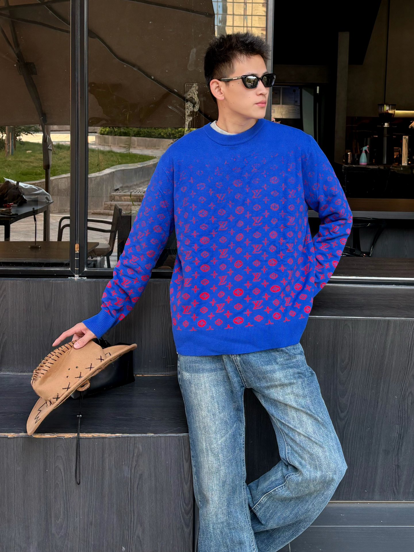 Louis Vuitton/路易威登 满印老花提花星空渐变羊毛针织毛衣