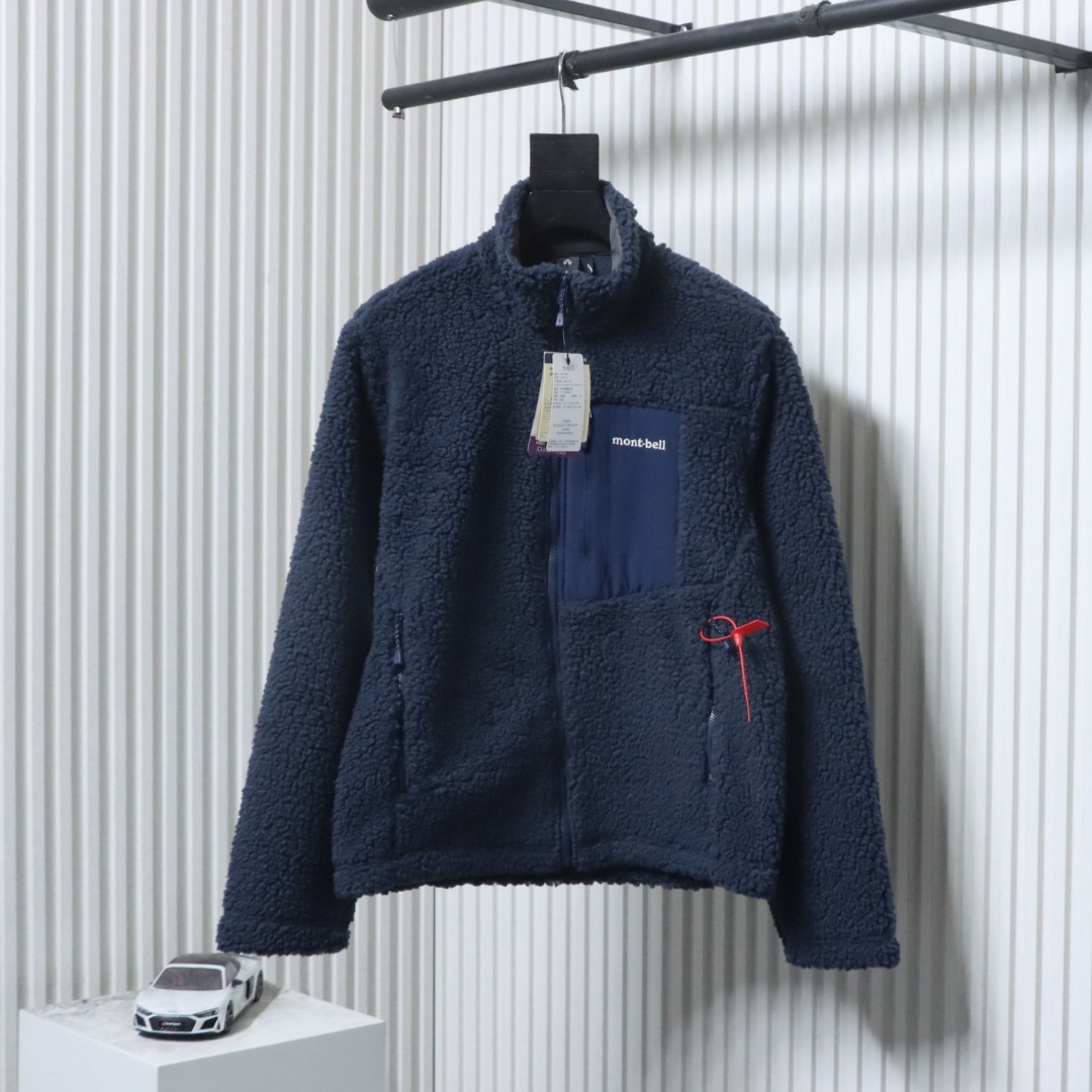 P300 MONTBELL 蒙特贝尔 25FW 羊羔毛立领外套
Mont-Bell的产品以轻、低折合体积及高性能而驰名于世。从成立至今,Mont-Bell产品更是以设计细致、性能超卓及重量特轻而享誉国际。发展到现代,Mont-Bell已是全日本最大,以至全球数一数二之野外服装生产商之一,同时更是野外用品界的一个传奇。拉链末端保护装置,翻盖可保护您的下巴和脸部免于直接接触拉链。这款加绒衣具有柔软,蓬松和类似羊毛的质地,可锁住温暖的空气,并在寒冷的日子里提供厚重的温暖。光滑的内部提供轻柔的触感,方便穿脱。舒感透气,非常适合作为外层或者叠穿的单品。
尺码:S-XL