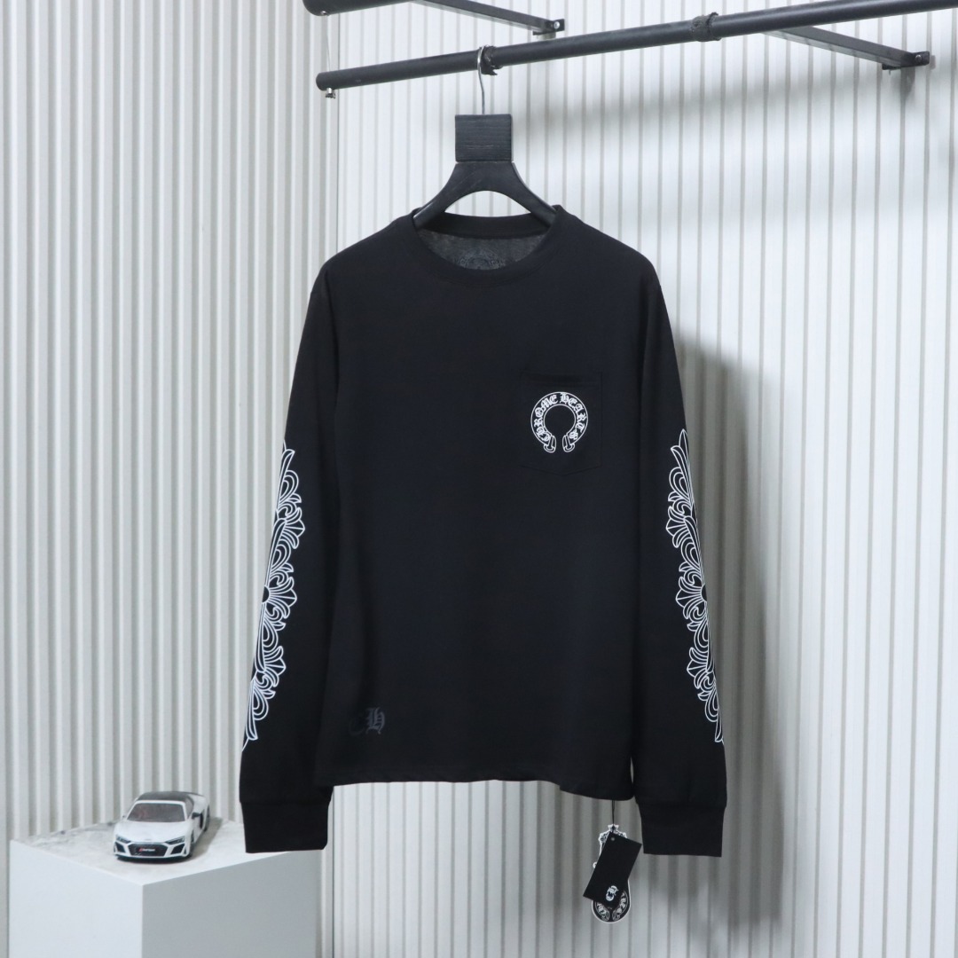 P170 Chrome Hearts 克罗心 25FW 空心马蹄长袖T桖
高克重高密度高品质 毛料柔软细腻亲肤 触感软糯丝滑 保暖性亲肤性极佳
定织定染无色差 无论面料还是做工细节 碾压市面普通版本
尺码：S-XL