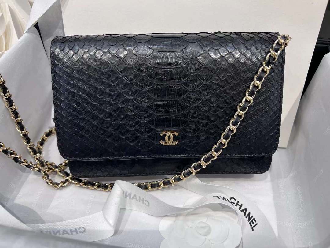 Chanel genuine snakeskin black Woc returns, customized snakeskin, advancedinspection grade