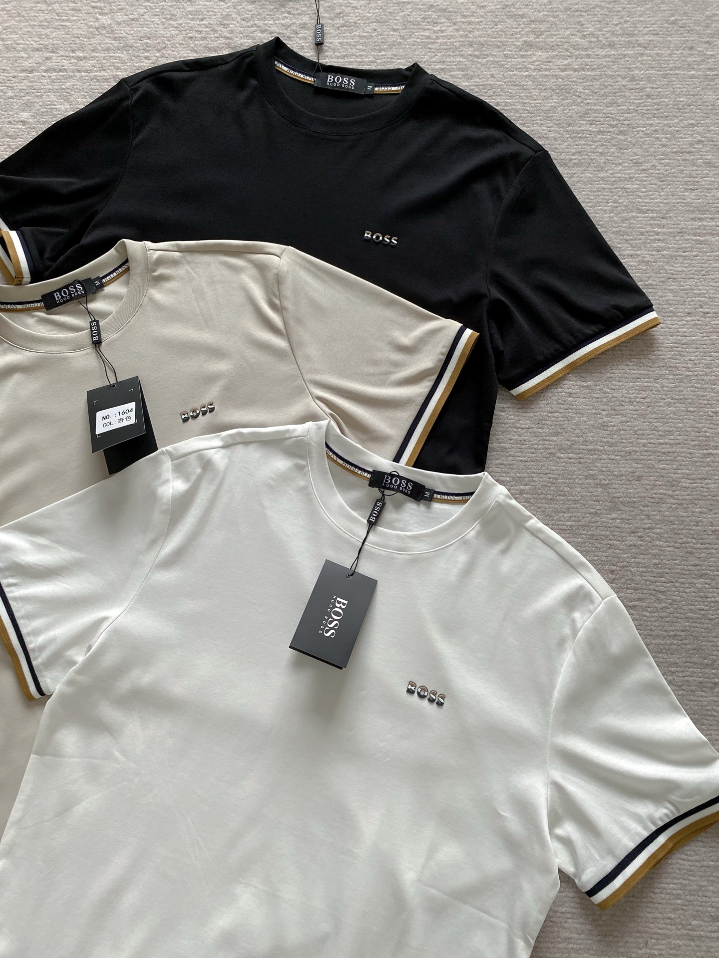 Мужская футболка Hugo Boss с контрастными манжетами