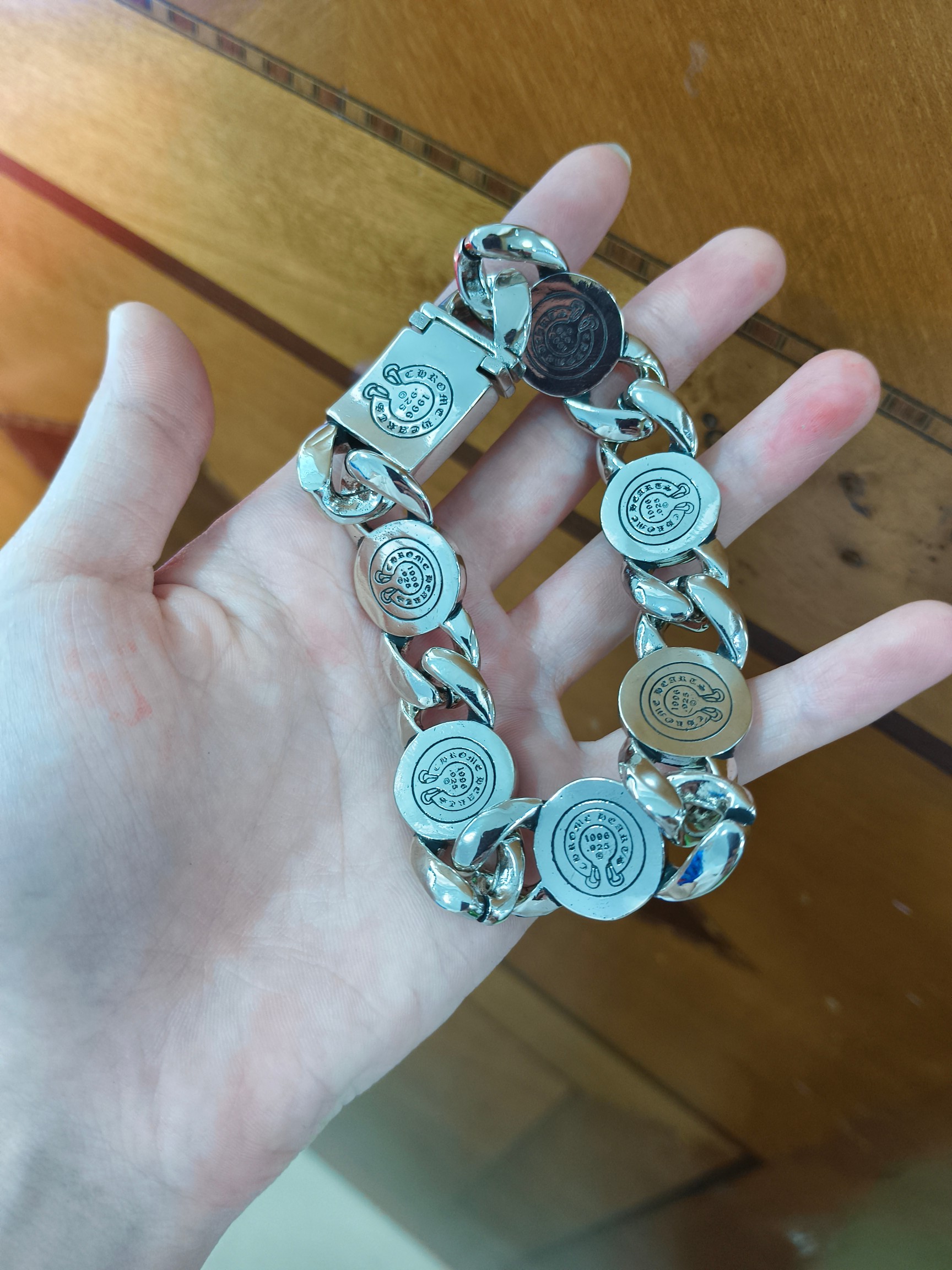 クロムハーツ 新作粗愛心手链