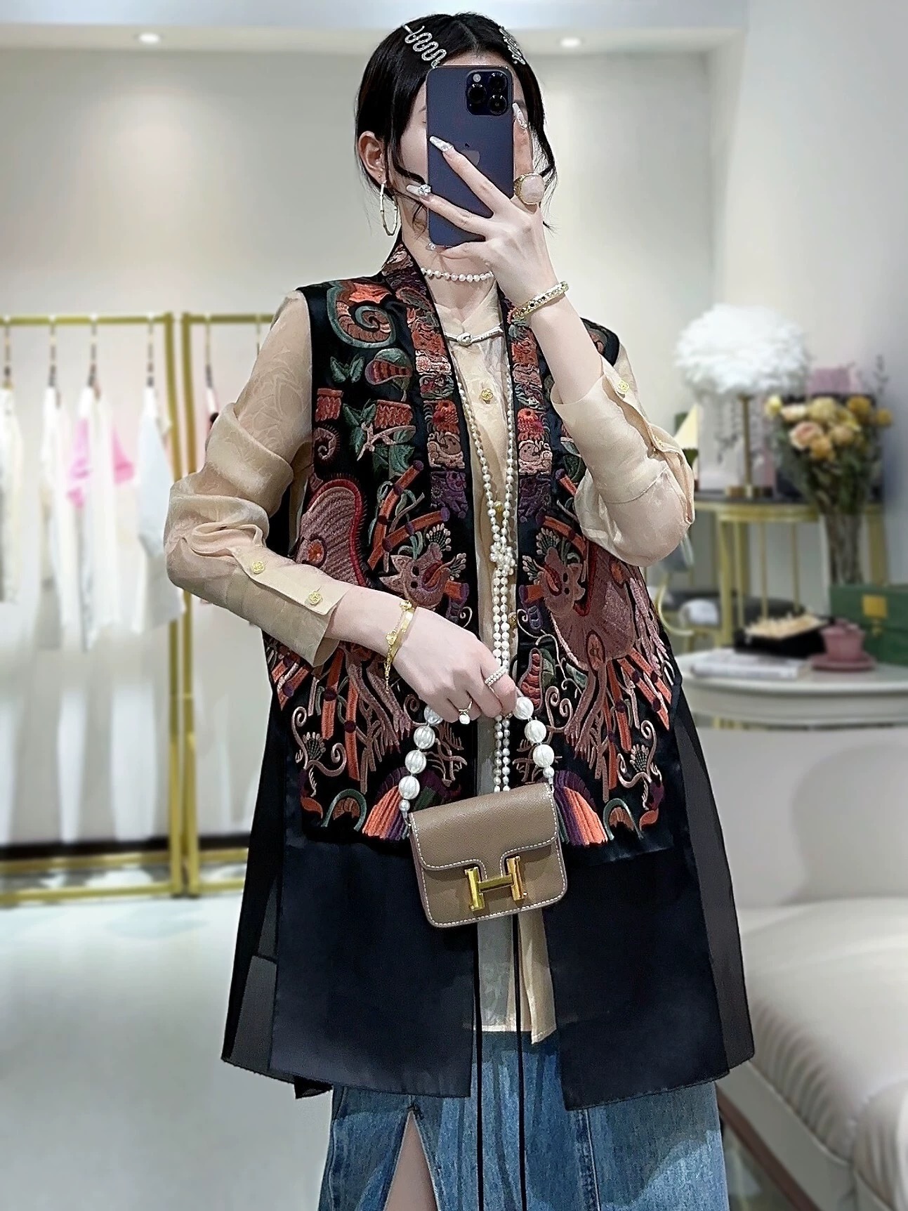 “High-end Women’s Suit with DG Rollout and Horse Armor Embroidery” - 图片 2