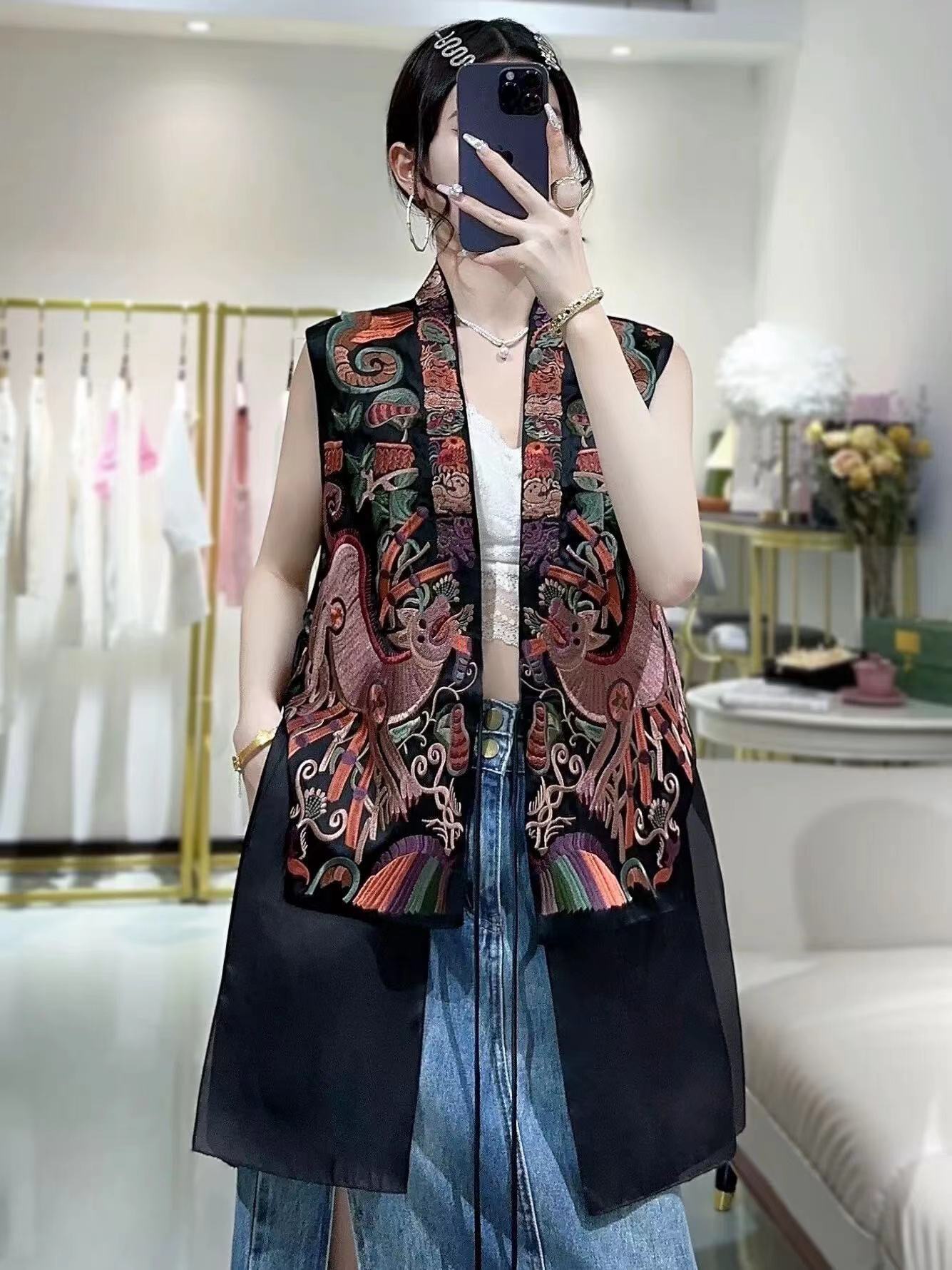“High-end Women’s Suit with DG Rollout and Horse Armor Embroidery” - 图片 1