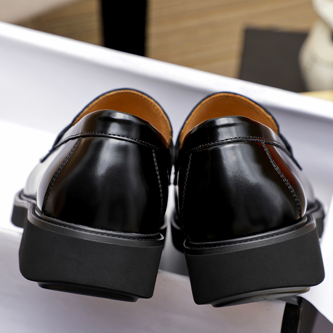 Prada Loafers: Premium Leather, Anti-Slip Sole, Sizes 38-44 - Black 9 i1711336161 9753 7