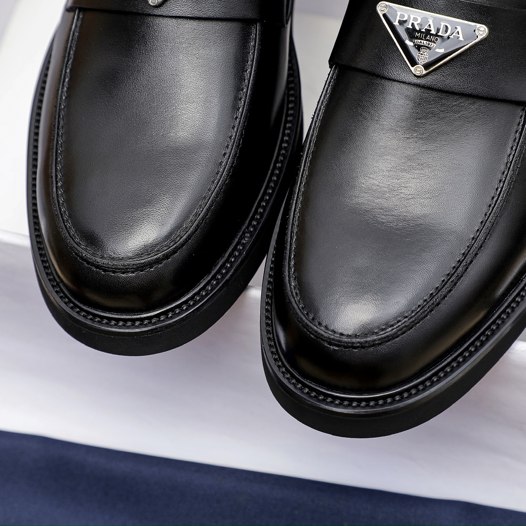 Prada Men's Leather Loafers with Anti-Slip Rubber Sole - Stylish and Durable 7 i1711336819 1451 5