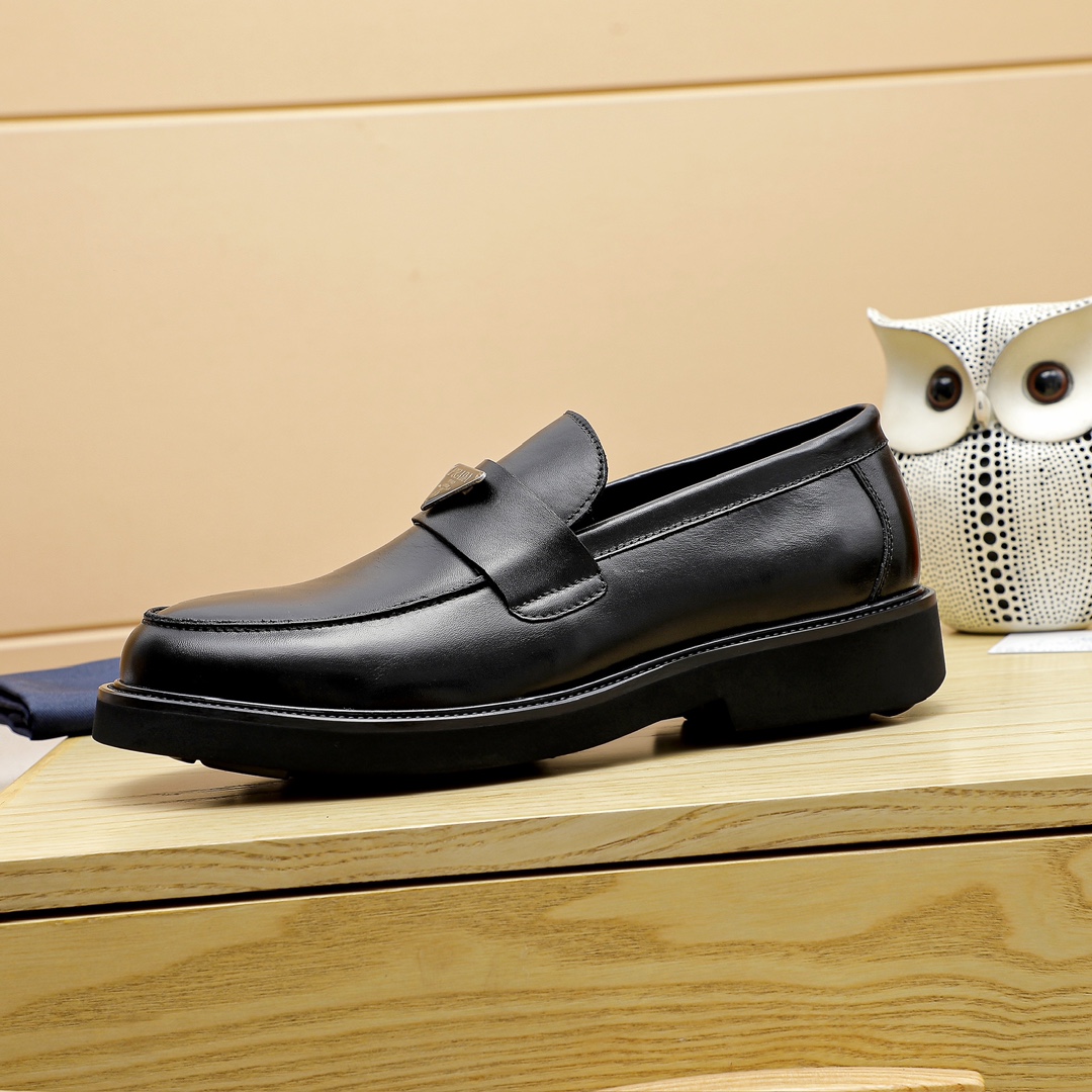 Prada Men's Leather Loafers with Anti-Slip Rubber Sole - Stylish and Durable 5 i1711336819 2890 0