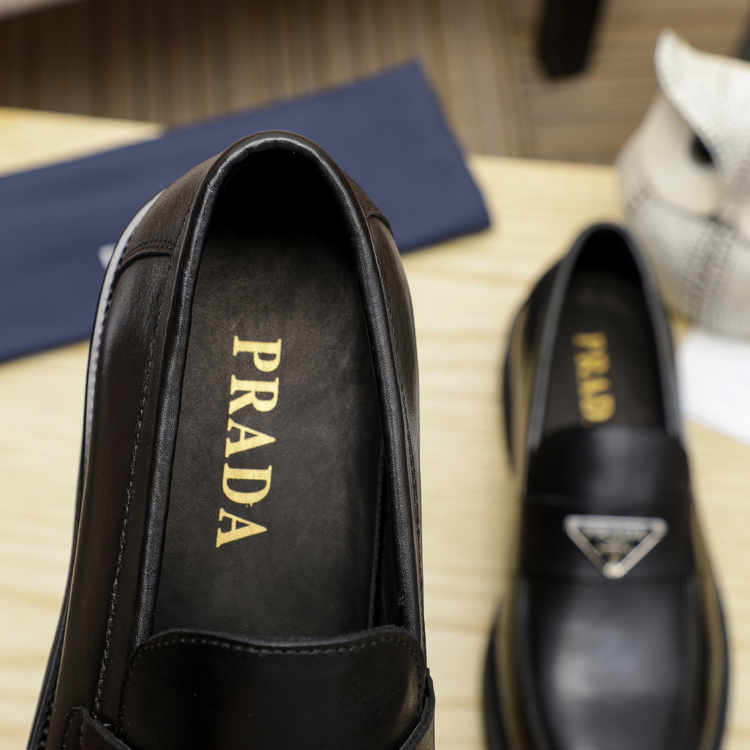 Prada Men's Leather Loafers with Anti-Slip Rubber Sole - Stylish and Durable 8 i1711336819 3576 2