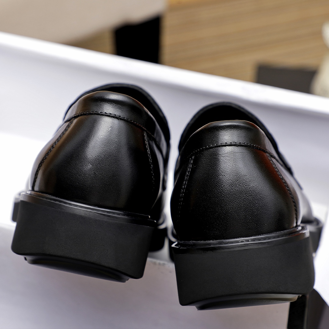Prada Men's Leather Loafers with Anti-Slip Rubber Sole - Stylish and Durable 9 i1711336819 9199 1