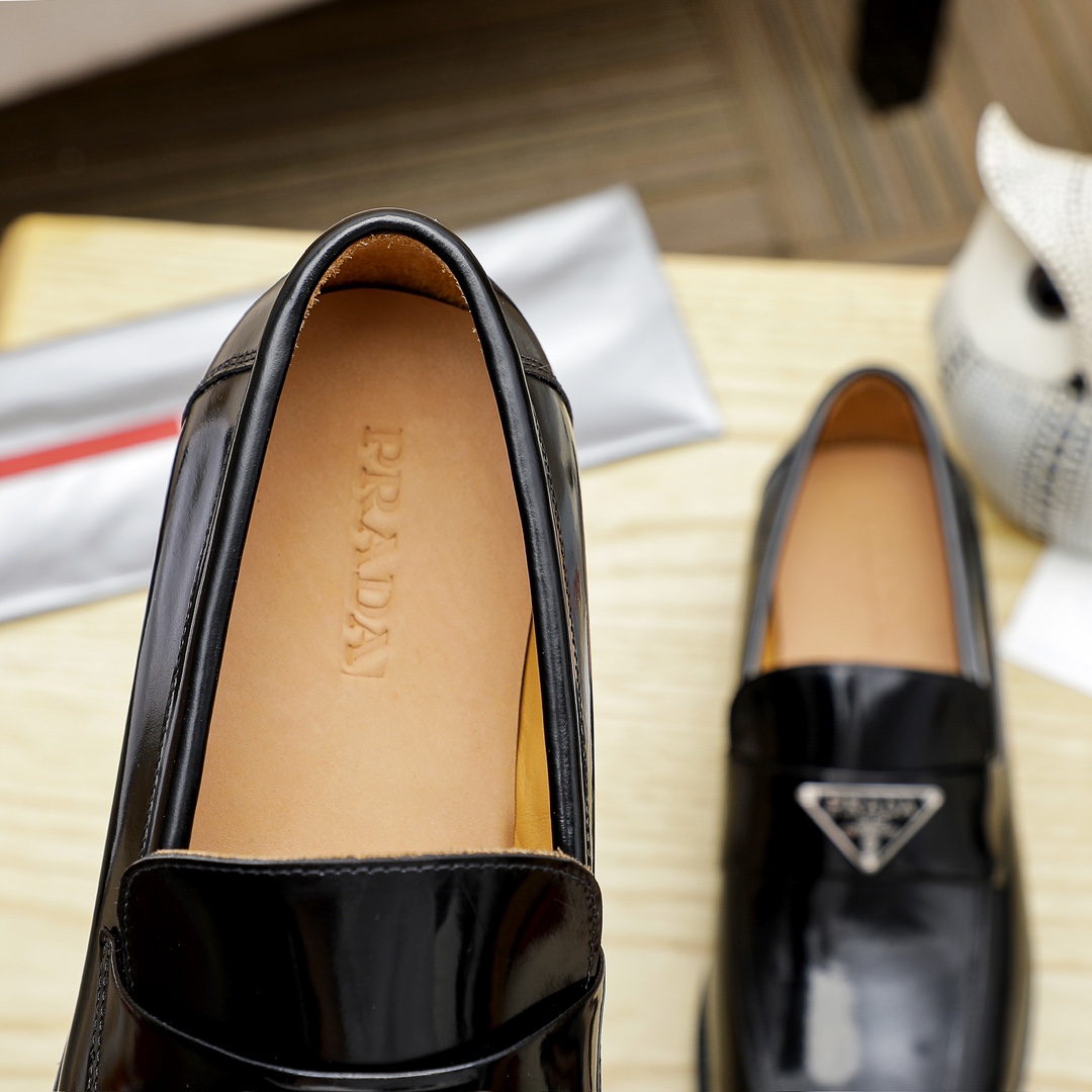Prada Men's Leather Loafers - Classic Style, Durable Rubber Sole 8 i1729651967 9677 5
