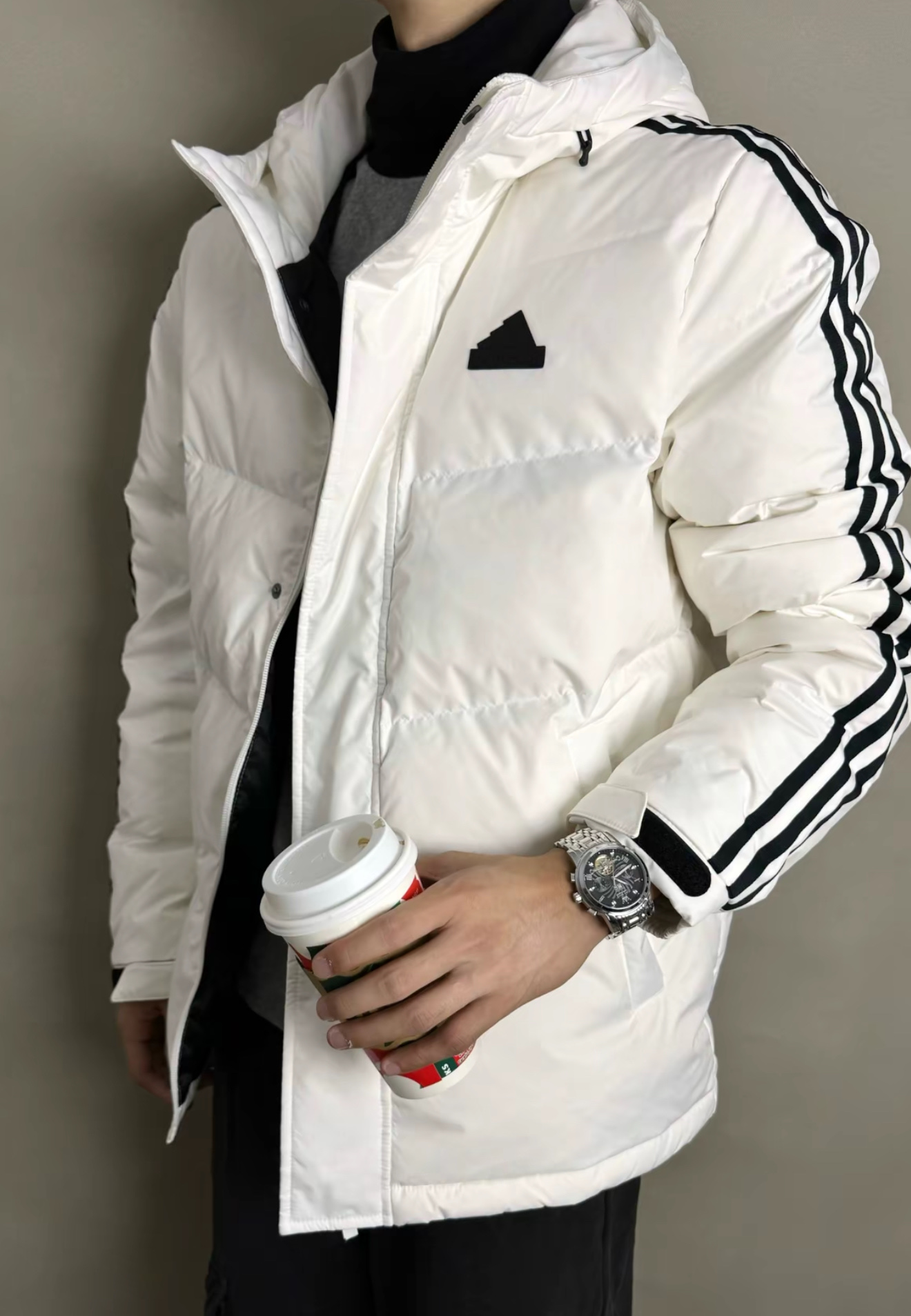 Adidas 阿迪达斯 男女情侣款连帽羽绒服
上身效果#