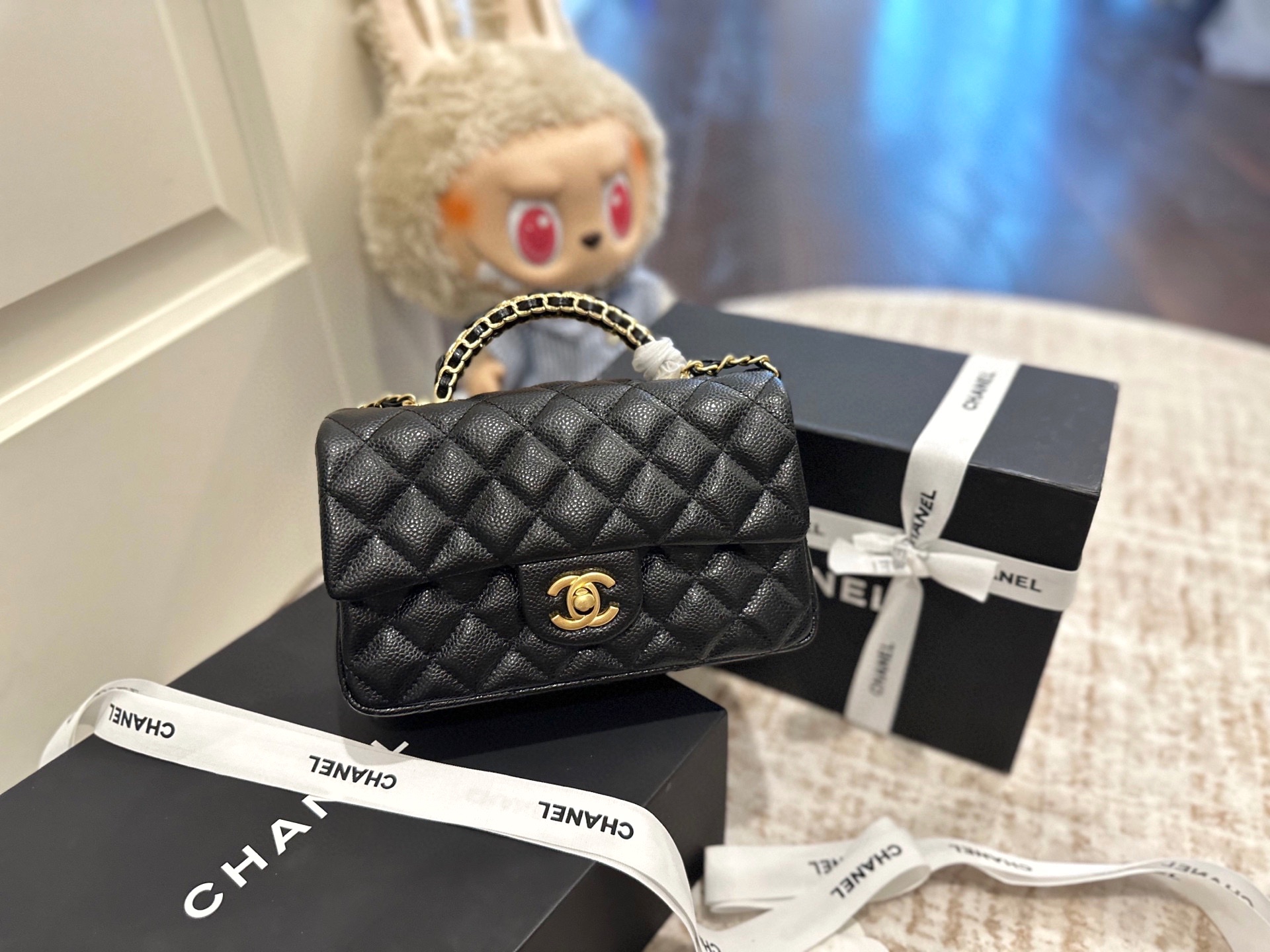 💰280 官网双盒包装 Chanel 香奈儿大mini手柄太难了!!!香奈儿Chanel 25手柄 cf mini最近热度很高 cm super难买尺寸觉得cfmini太普通的一定要看看这个款手柄太闪了blingbling的公主包 尺寸 20cm