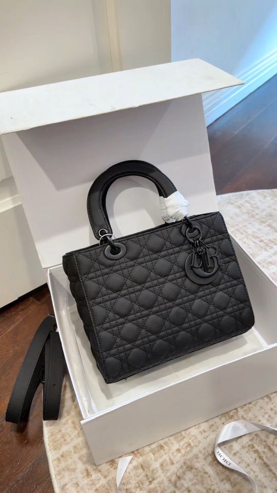 _dkH9styKtzIdRdsc8lR1hkpXTyoCuVScMhxaB7Q