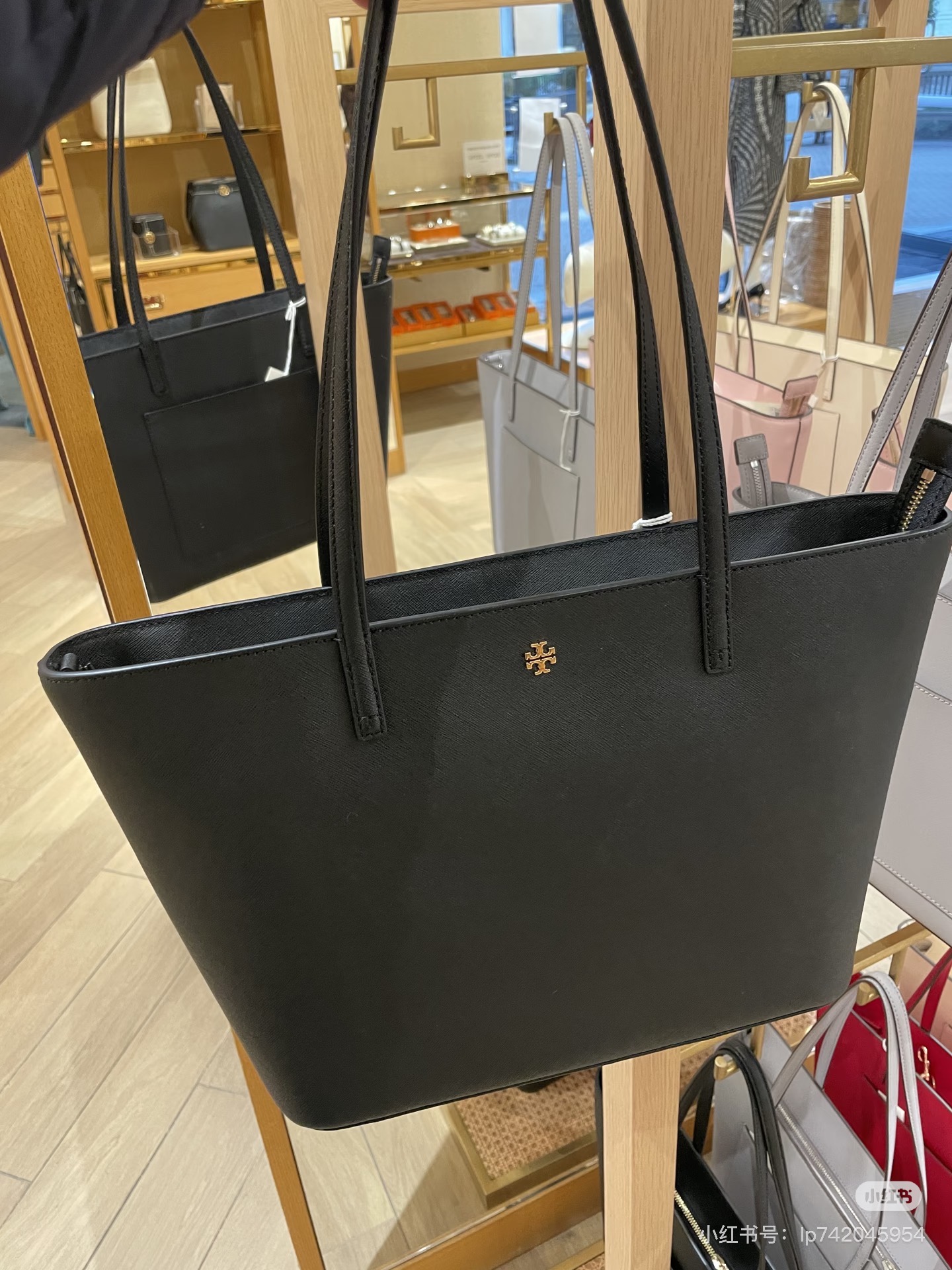 _dpW9sd4z0hcm8BqD4JDn8k2M25NTv1sslIvV5_Q