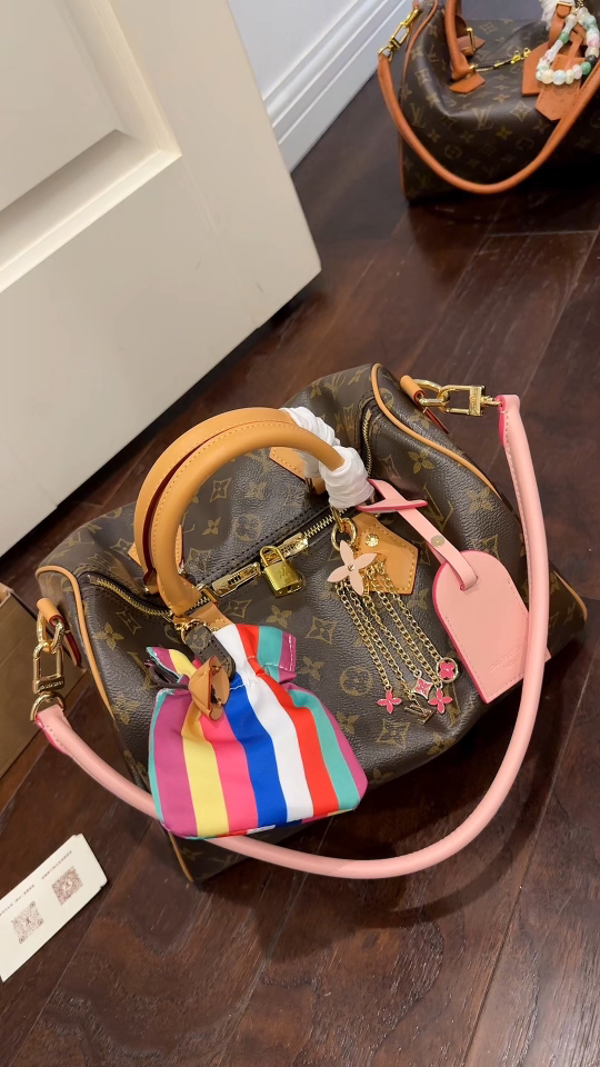 _d9p9sWV3NskmG9HMGn85ybZEZL6tWy-xjVo4y-g