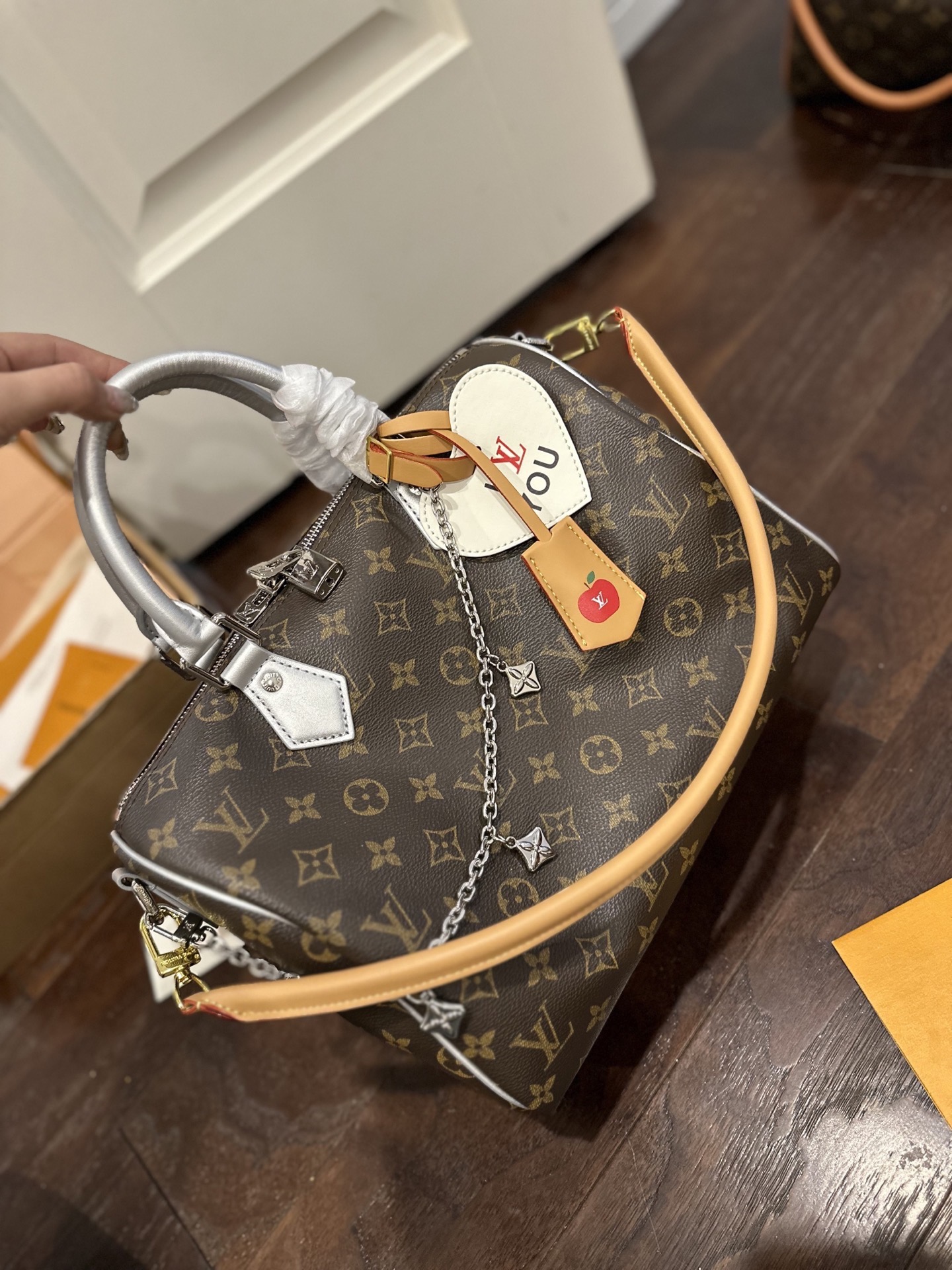 _dEu9s9x9Ie6-bHQA--G-ueNqaf22-e6FzIN_x_w