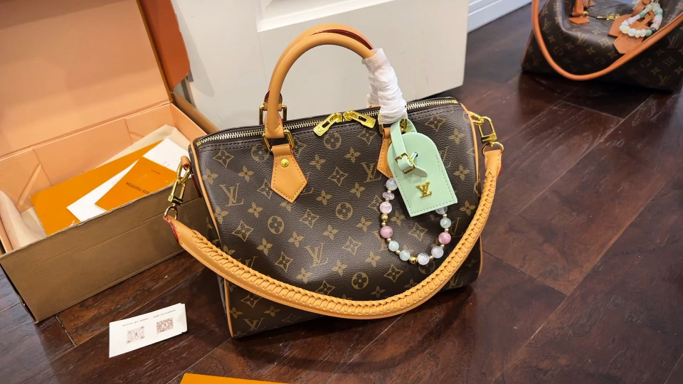 _dyt9soz9y_Y6S-63hXxJYxfxPd9YrDWrMdY6I6w