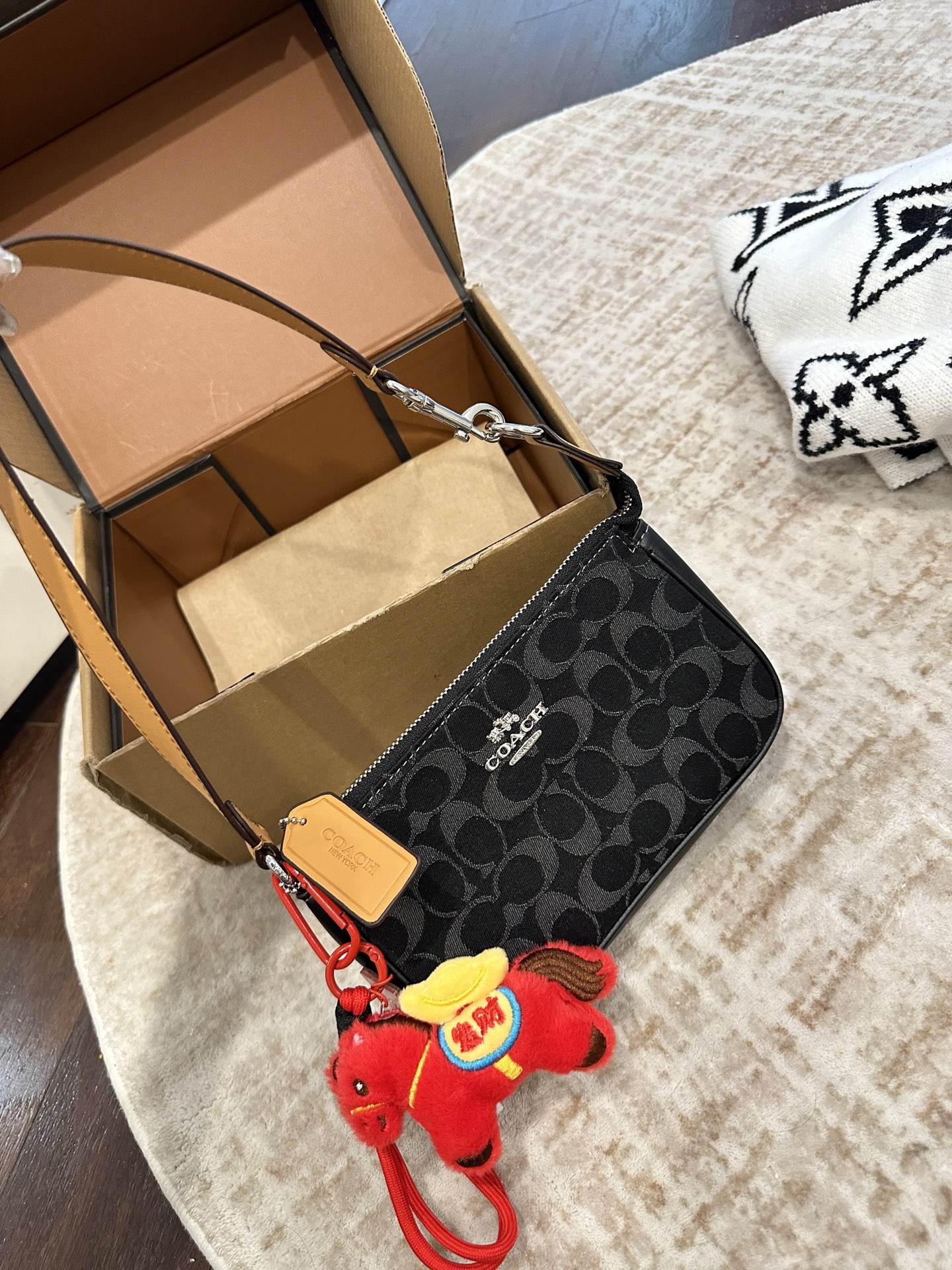 _d8v9sz7ahdyZ-nuVxI4DleaAqqvacWsTY6ONZPg