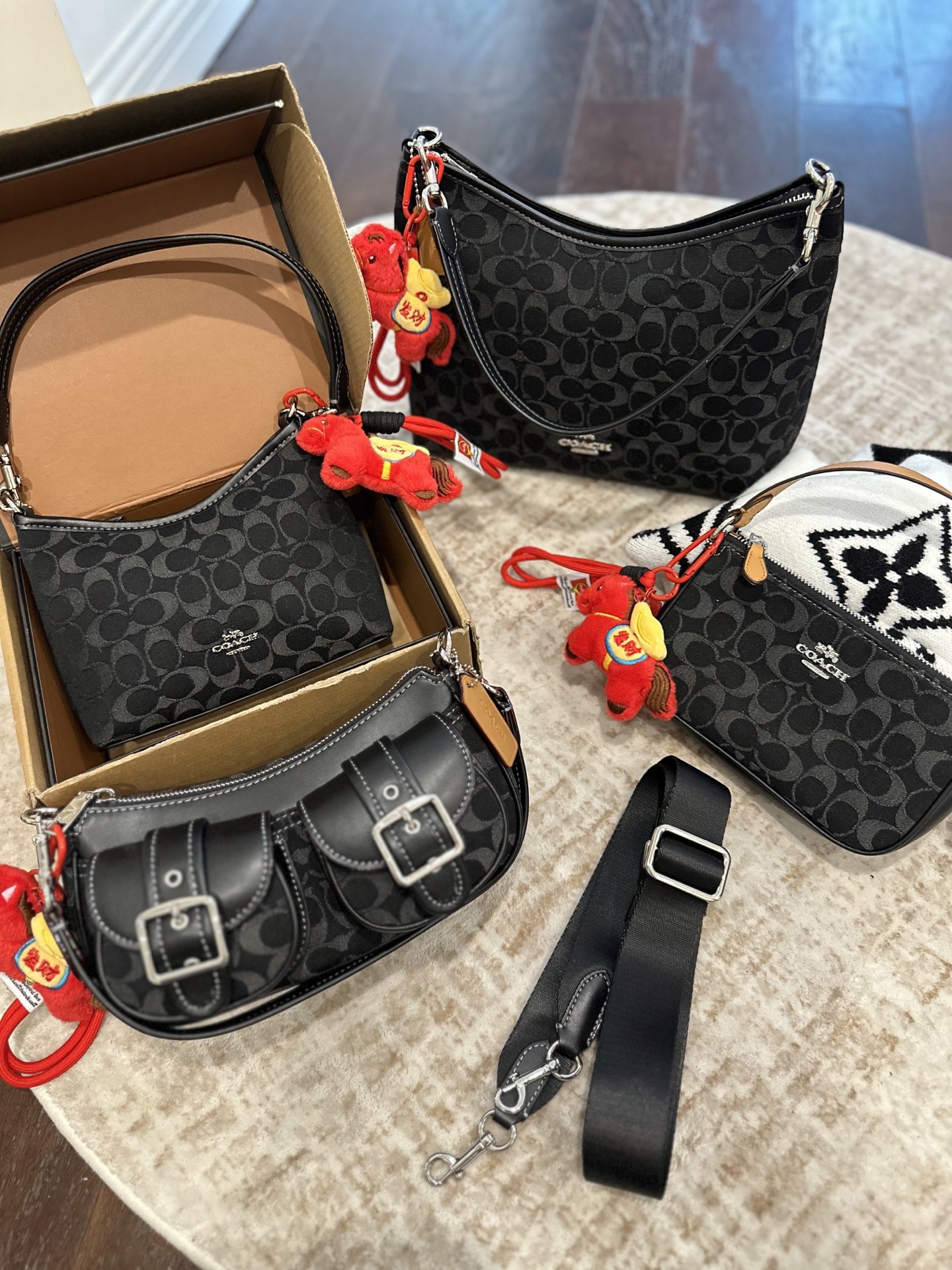 _dWm9soRy4xYSuU-ZgVYm1-PtfHb81k7d5vmaqEw